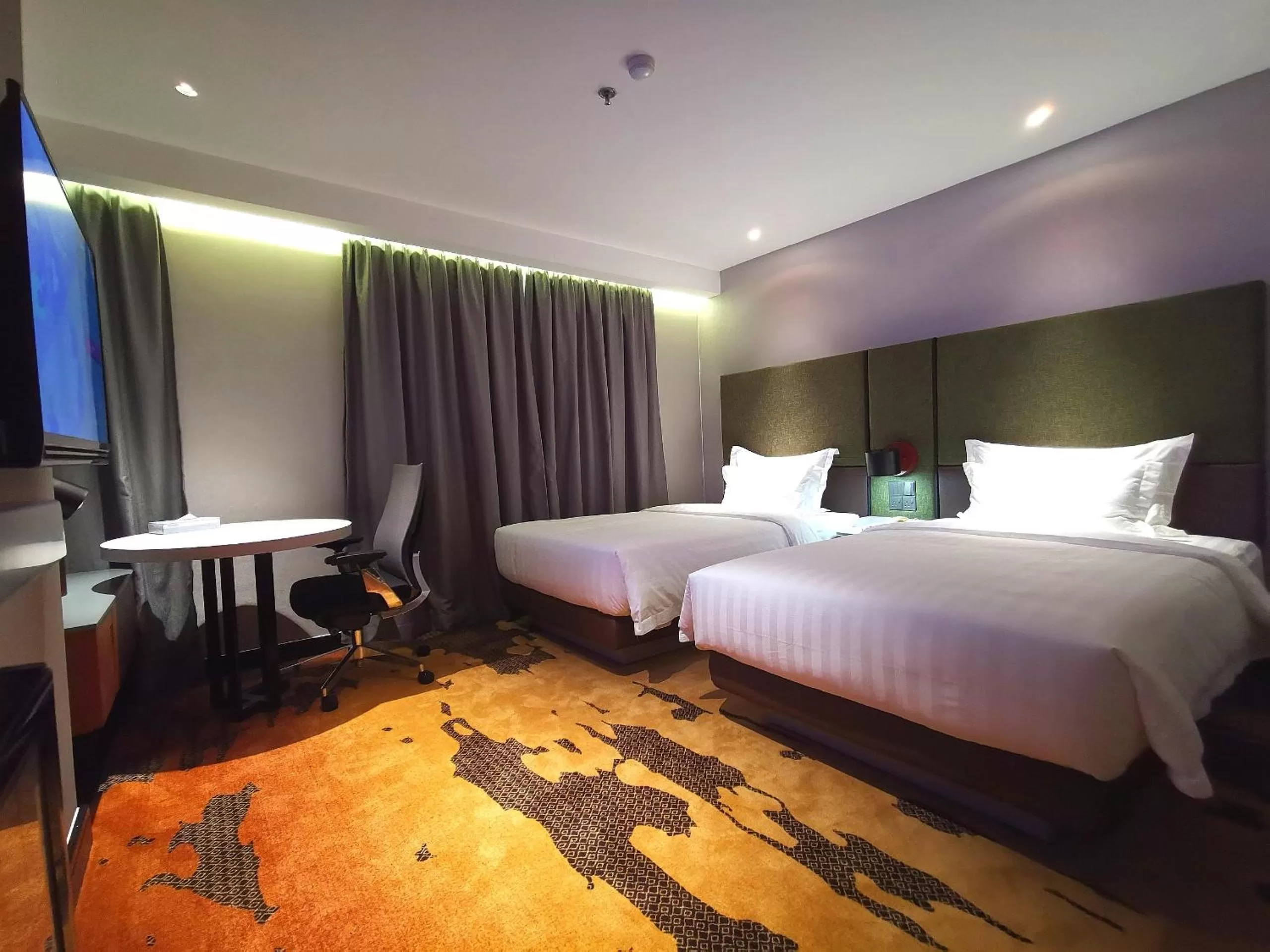 Premier Twin Room - Non-Smoking in King Park Hotel Kota Kinabalu