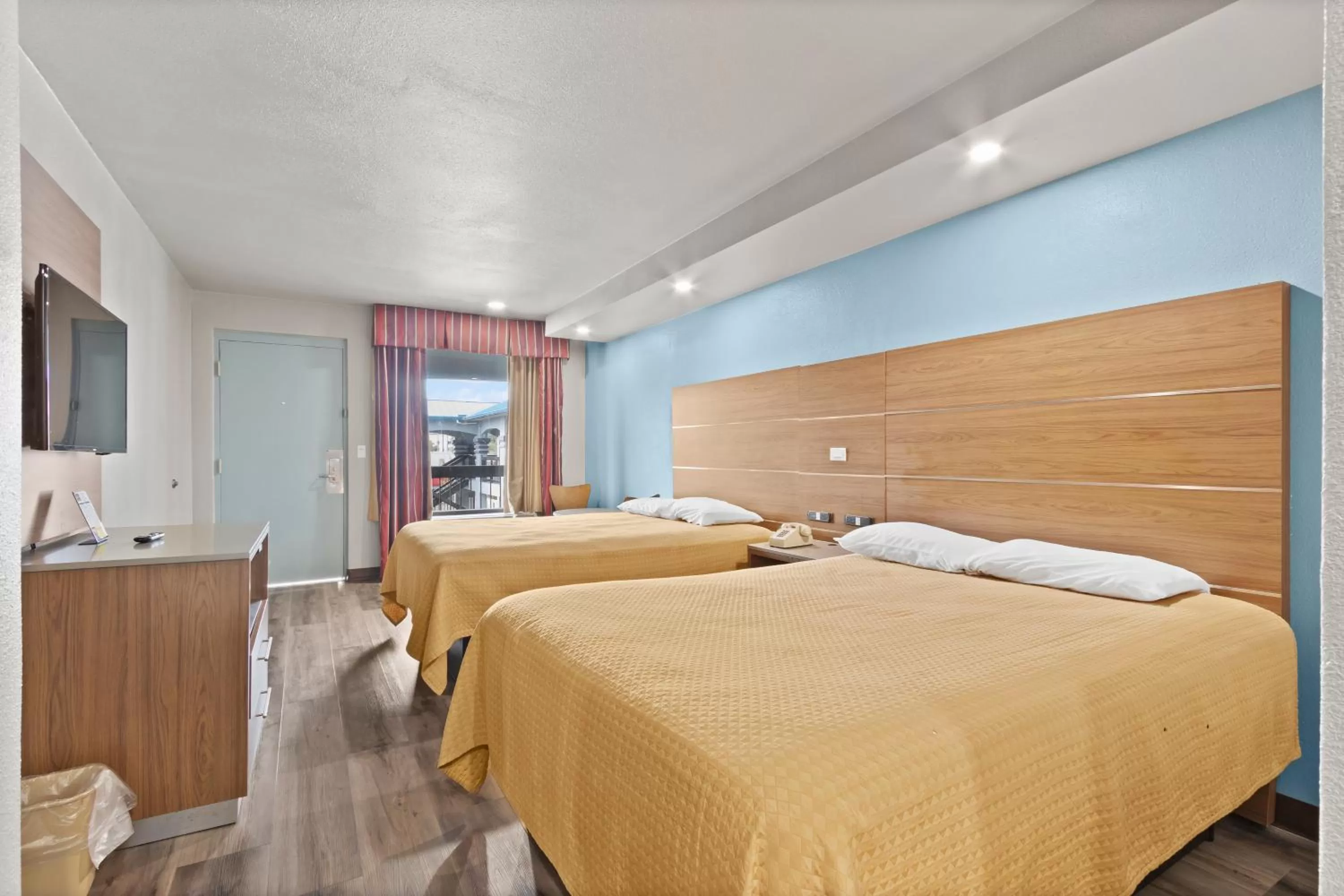 Double Queen Room - Smoking in Regency Inn Near Boardwalk & Hurlburt Field