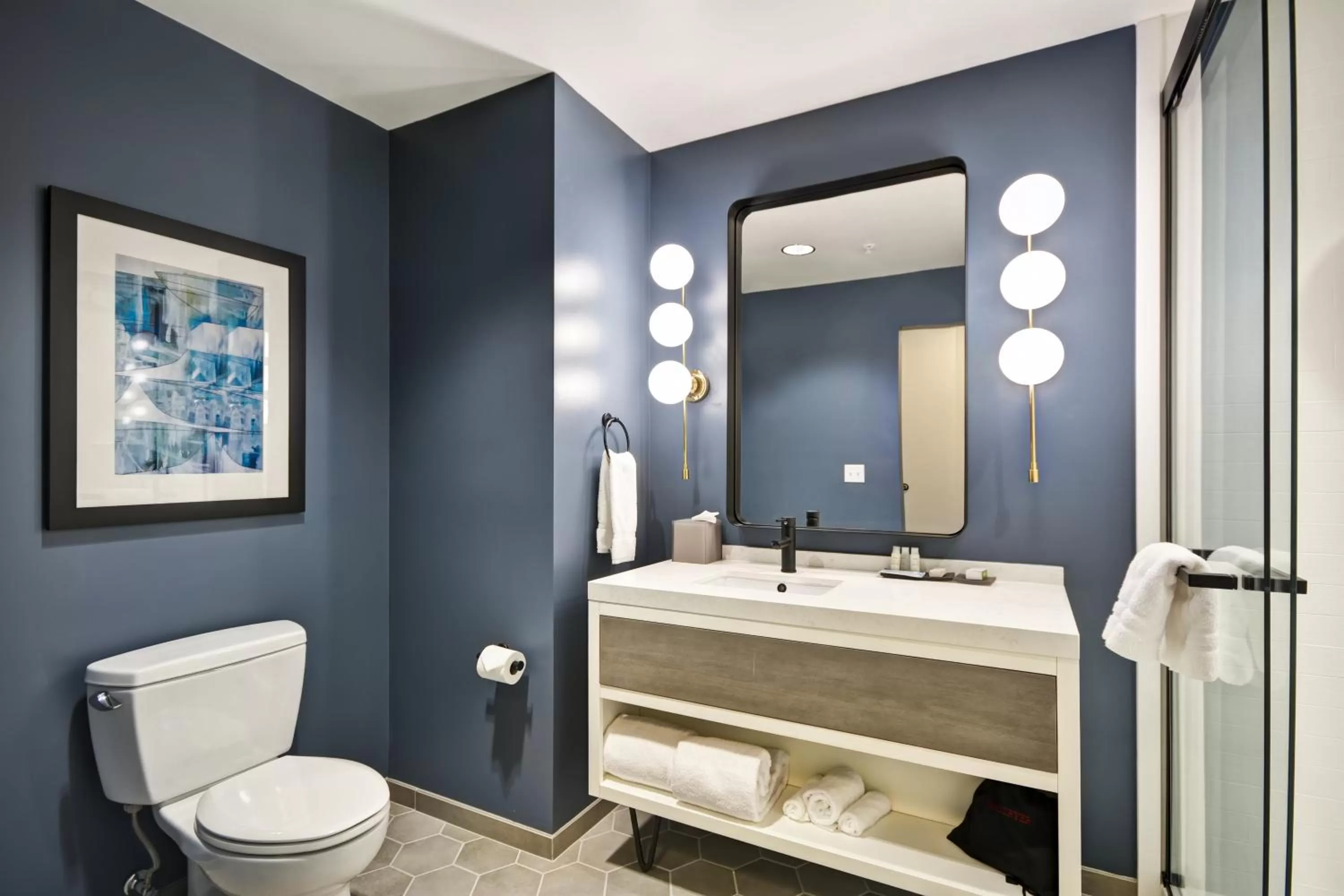 Standard King Room in Hotel Indigo Kansas City - The Crossroads by IHG