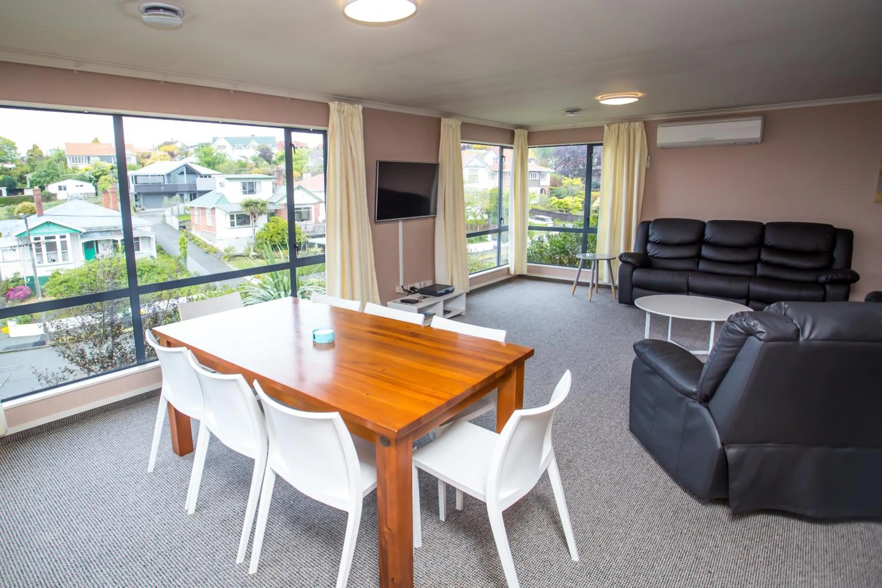 Superior Three-Bedroom Apartment in The Coast Motel