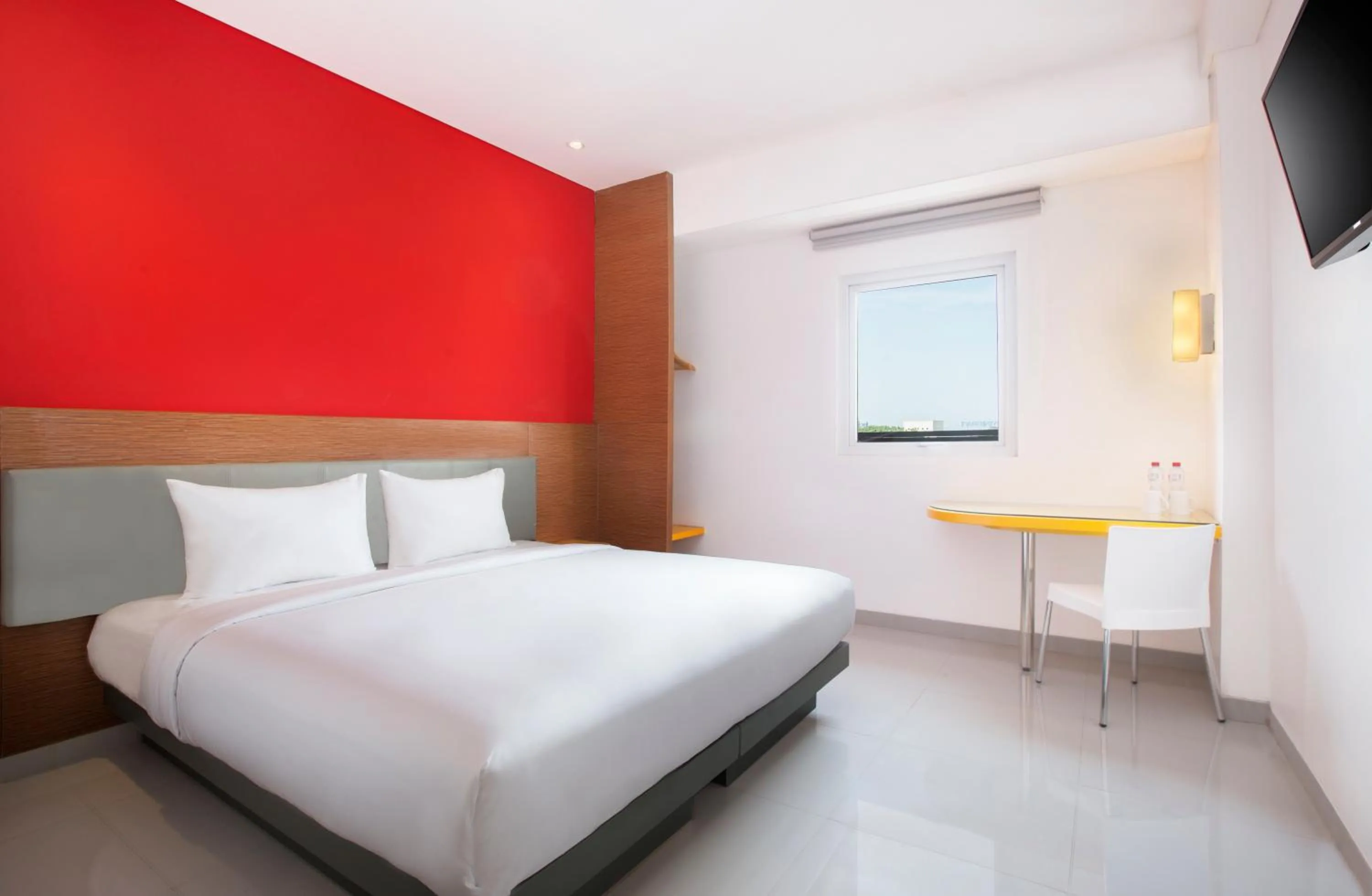 Smart Queen Room in Amaris Hotel Madiun