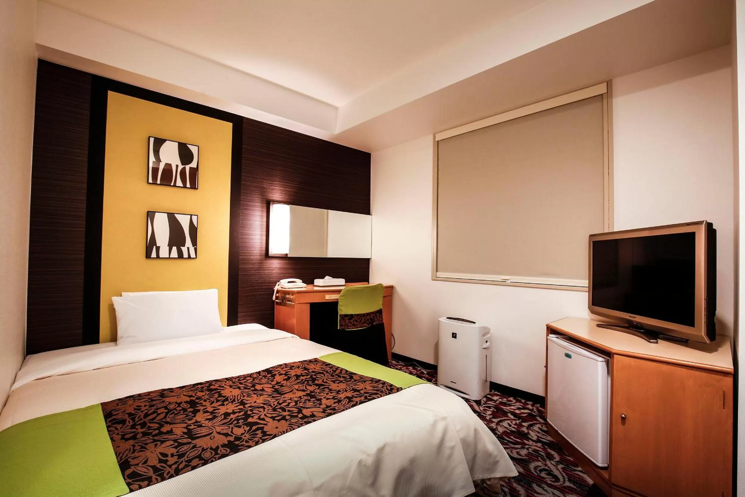 Moderate Double Room with Small Double Bed - Non-Smoking in New Otani Inn Tokyo