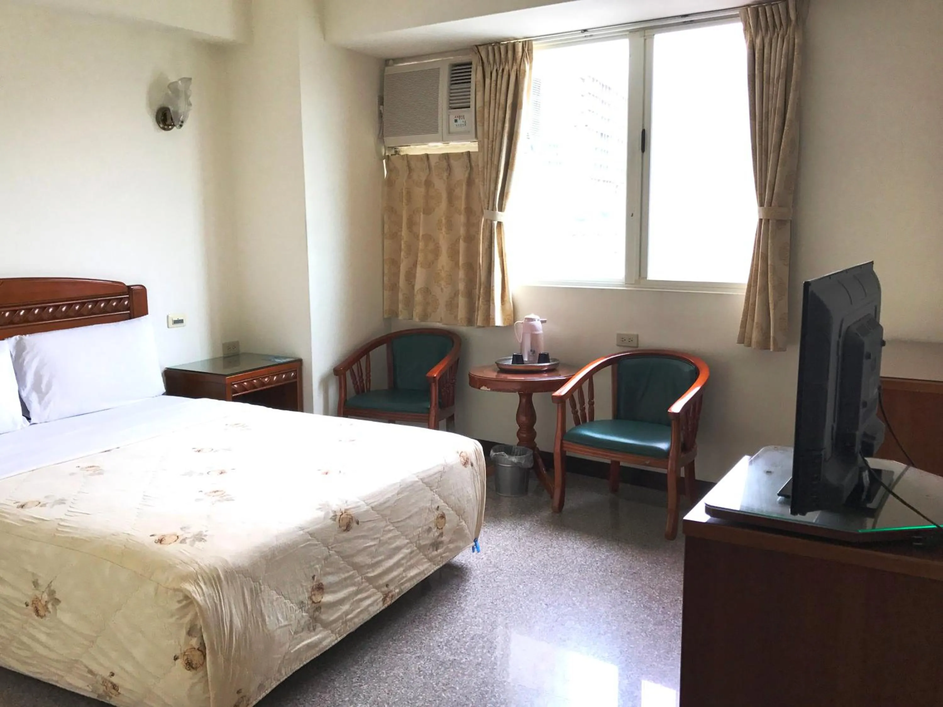 Business Double Room in Chantai Hotel