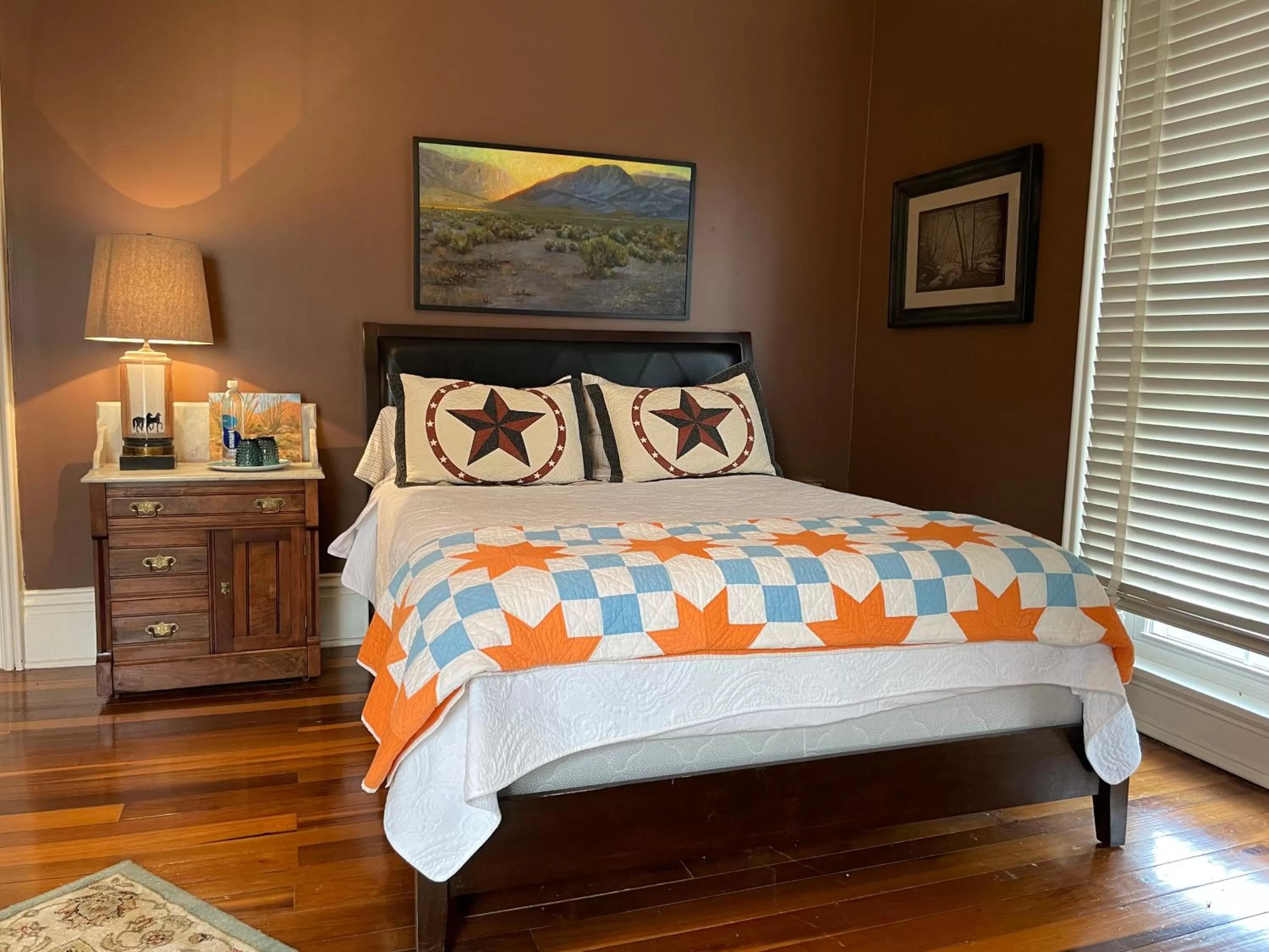 Queen Room with Pool View in Wildflower Ranch Inn