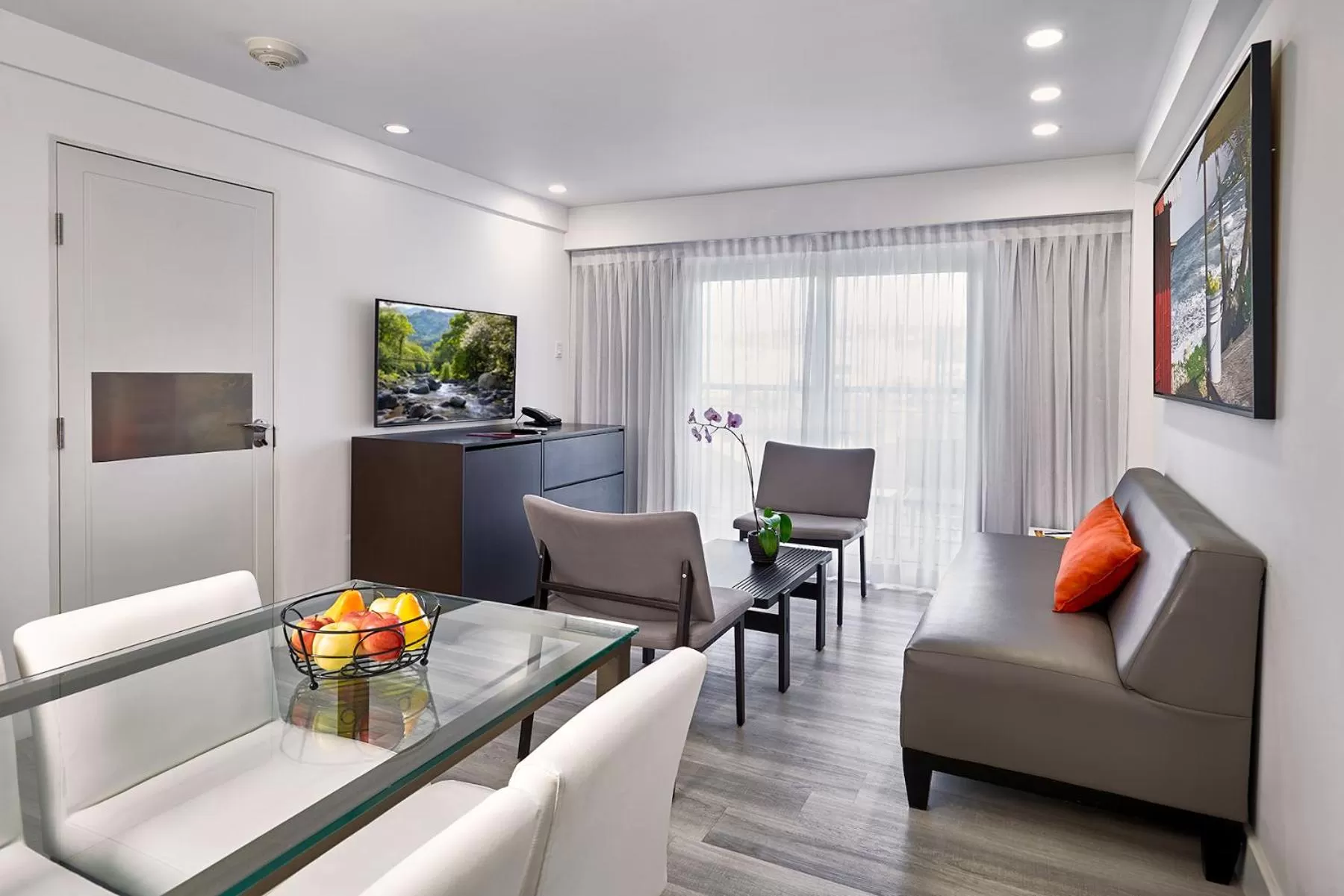 Two-Bedroom Penthouse Suite with Balcony & Kitchen in R Hotel Kingston