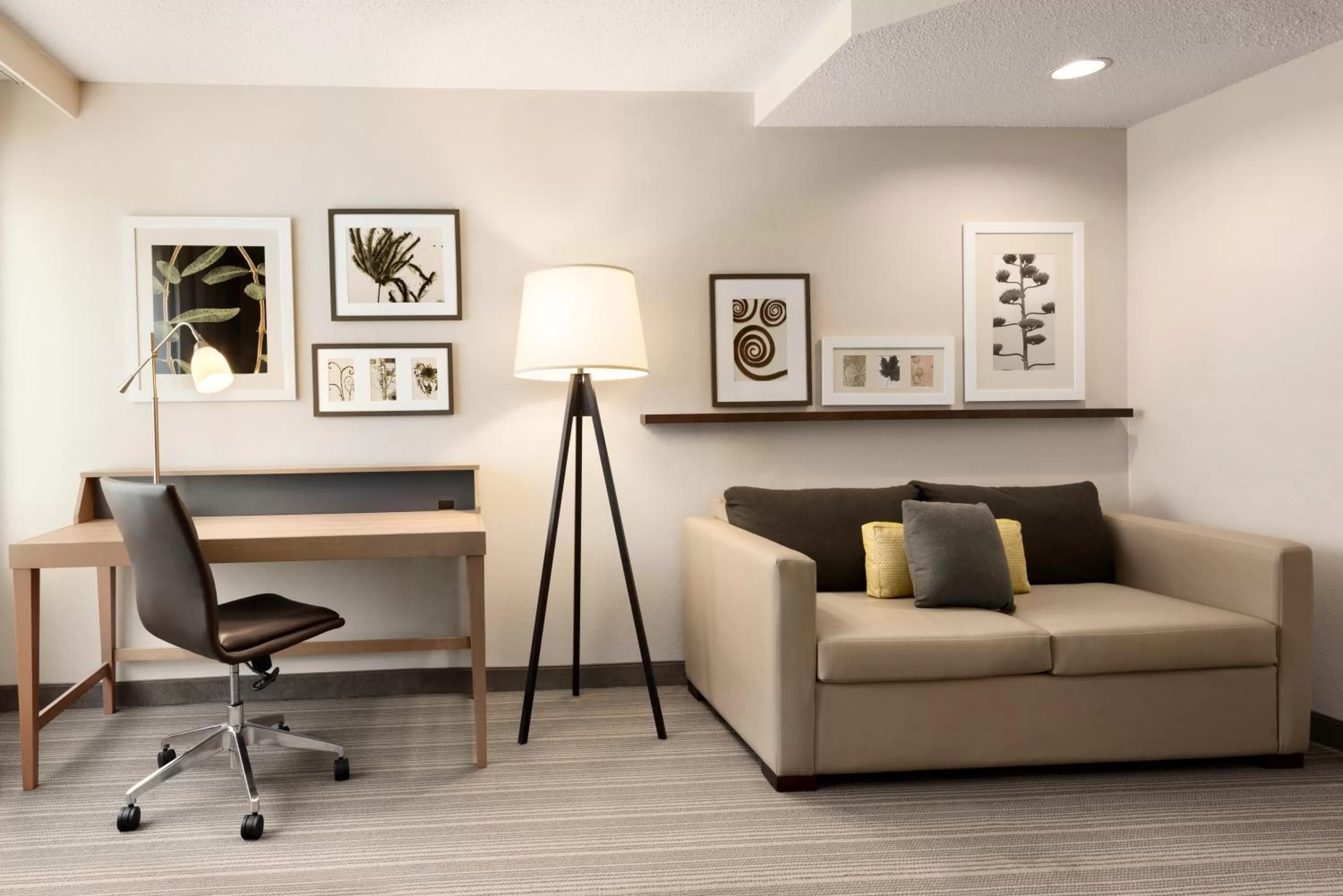 Studio Suite with King Bed in Country Inn & Suites by Radisson, Chippewa Falls, WI