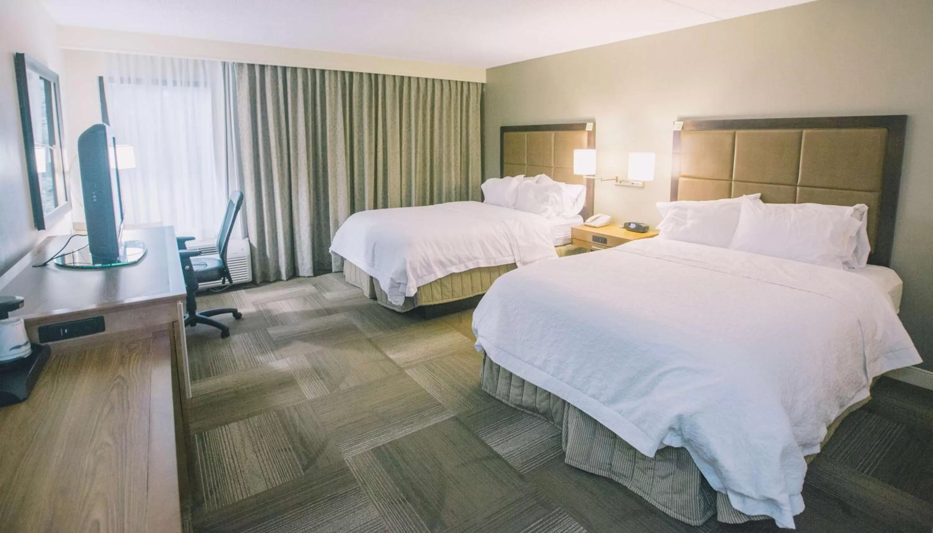 Double Room with Bath Tub - Disability Access - Non-Smoking in Hampton Inn Tallahassee-Central