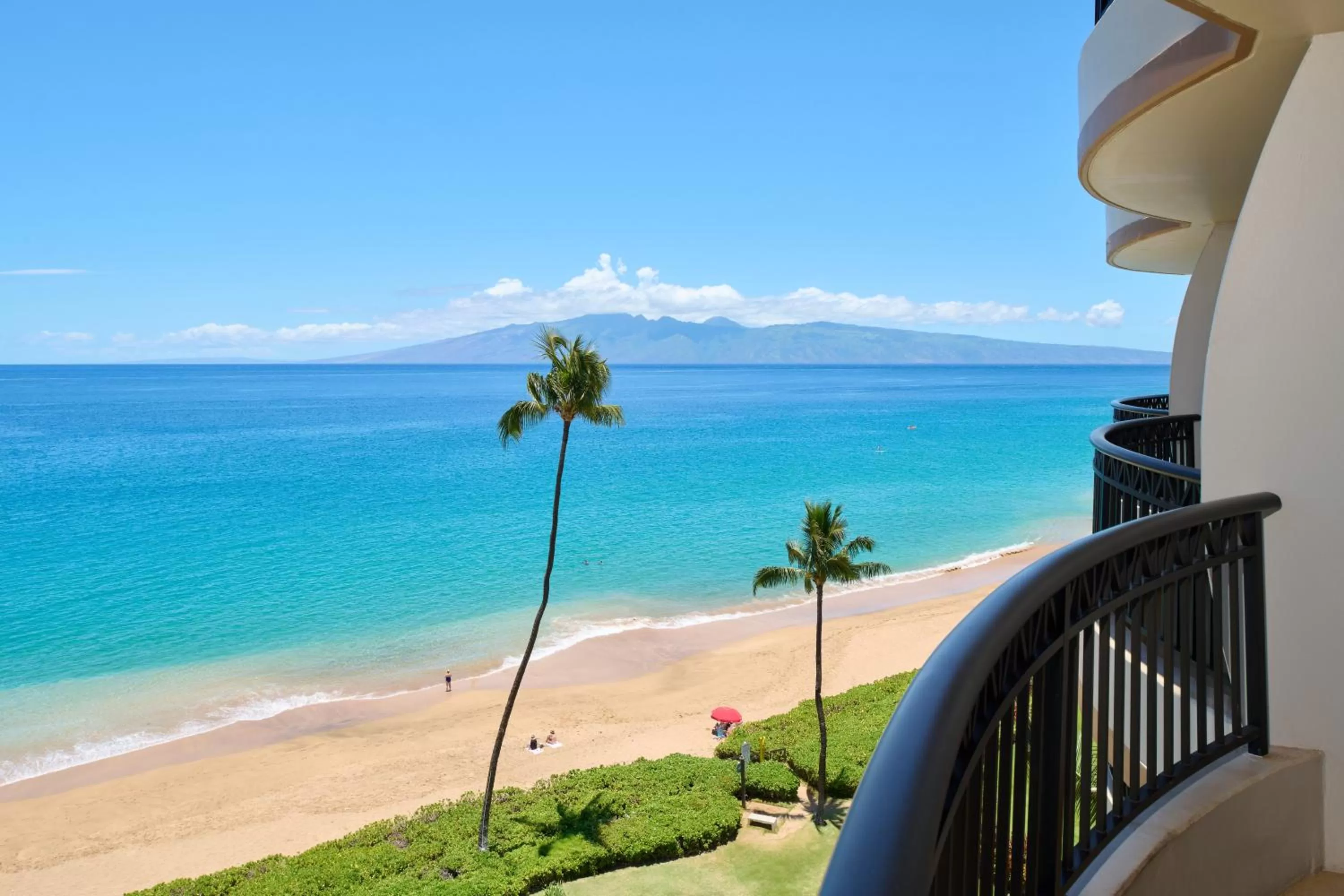 Tower Ocean Front Room Doubles in Royal Lahaina Resort & Bungalows