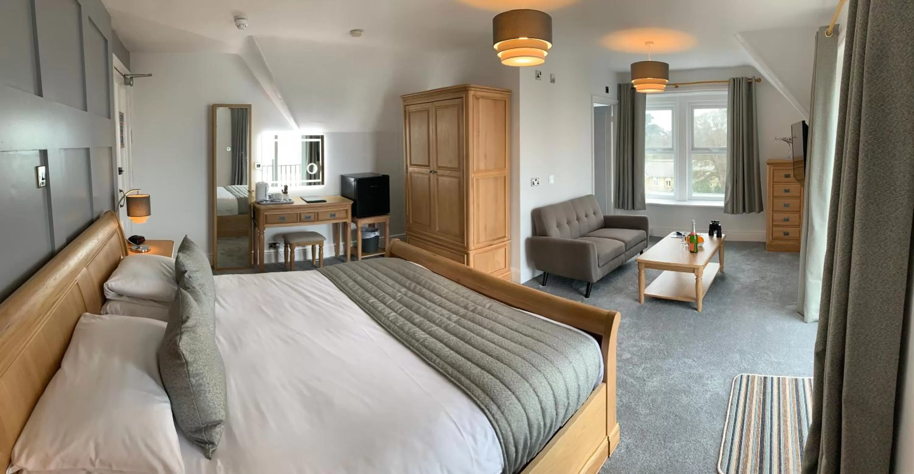 Executive Double Room with Sea View in Luccombe Hall Hotel