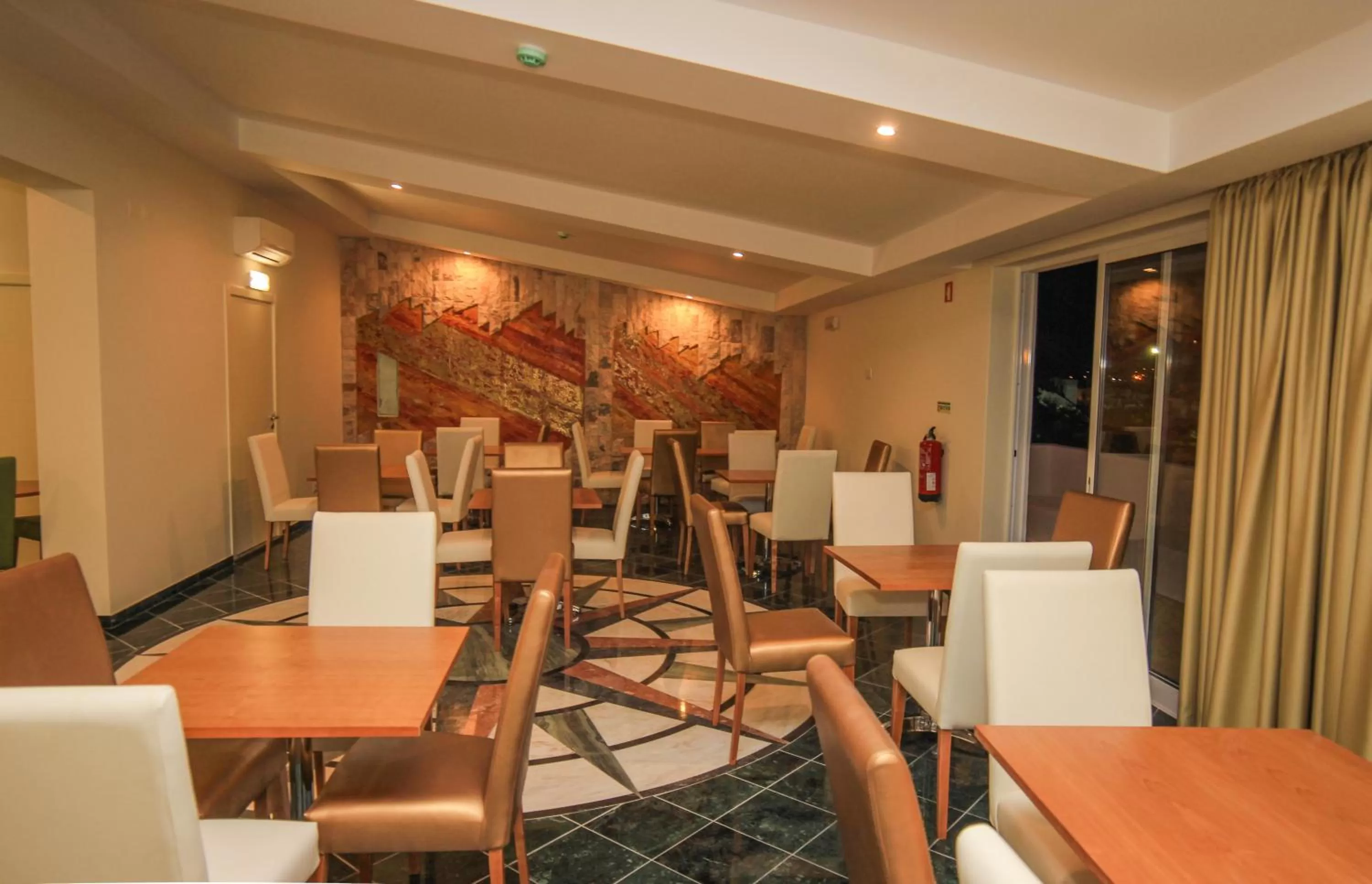 Lounge or bar in Lagoa Hotel