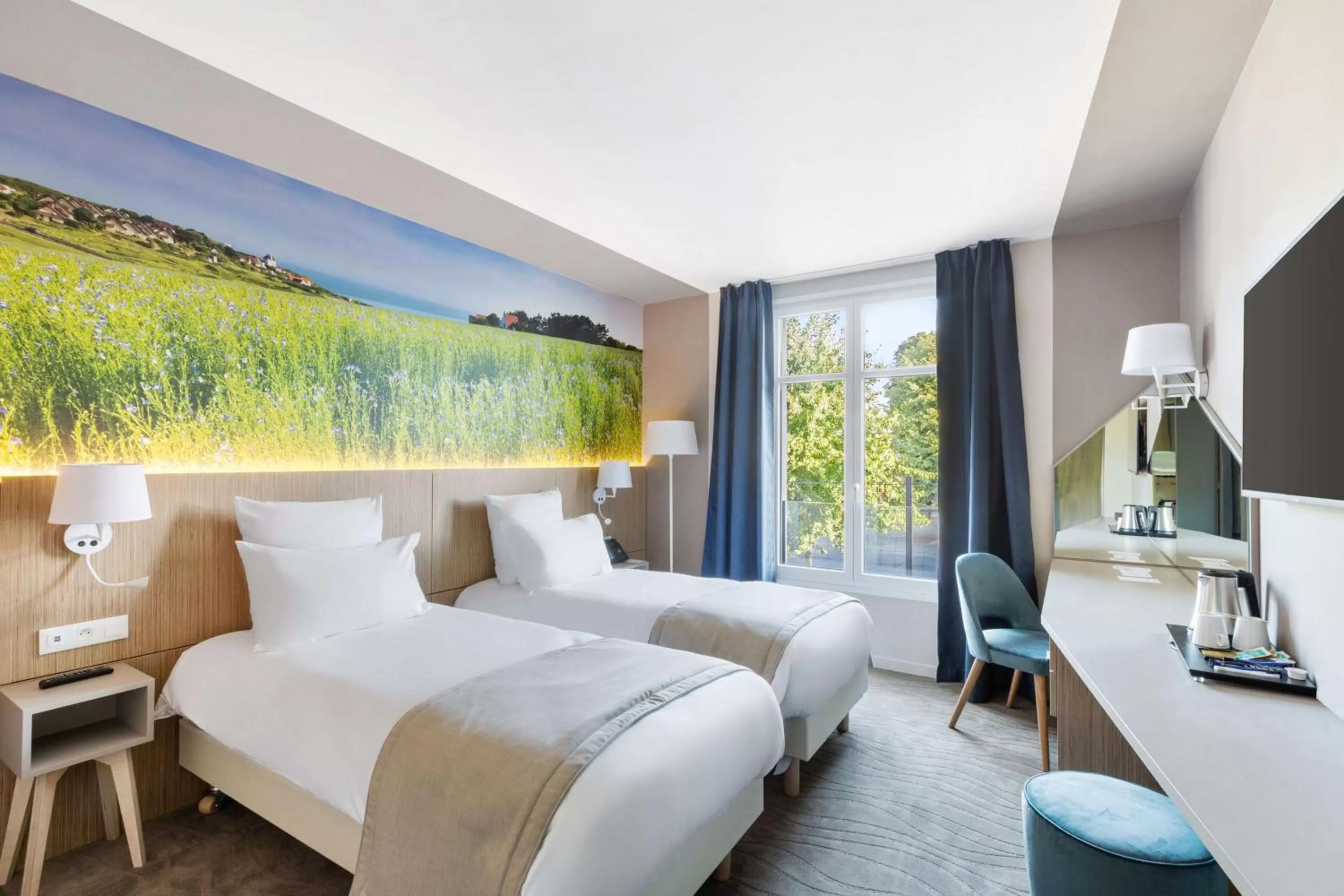 Standard Twin Room in Best Western Le Beffroi