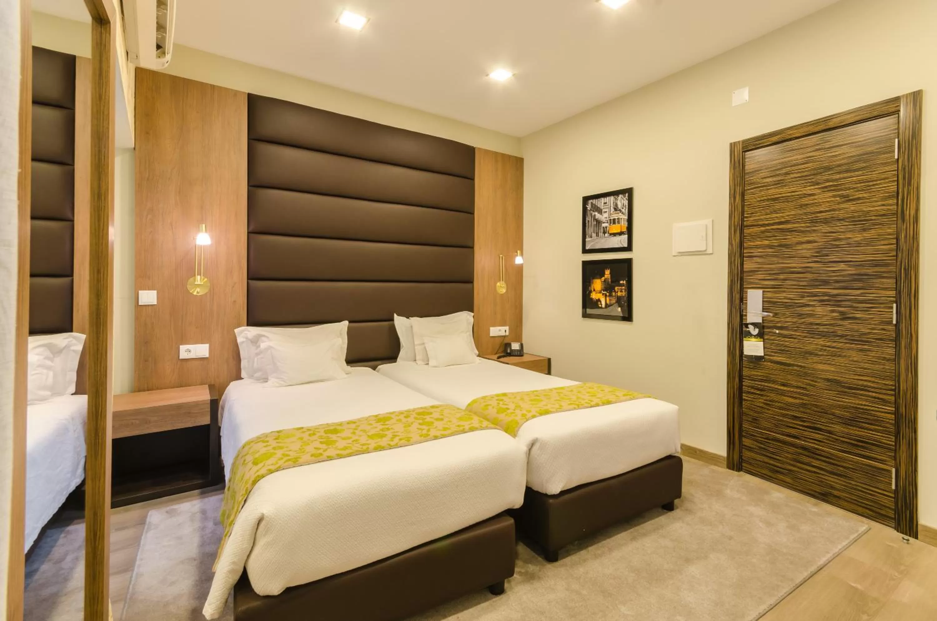 Superior Twin Room in Hotel Borges Chiado