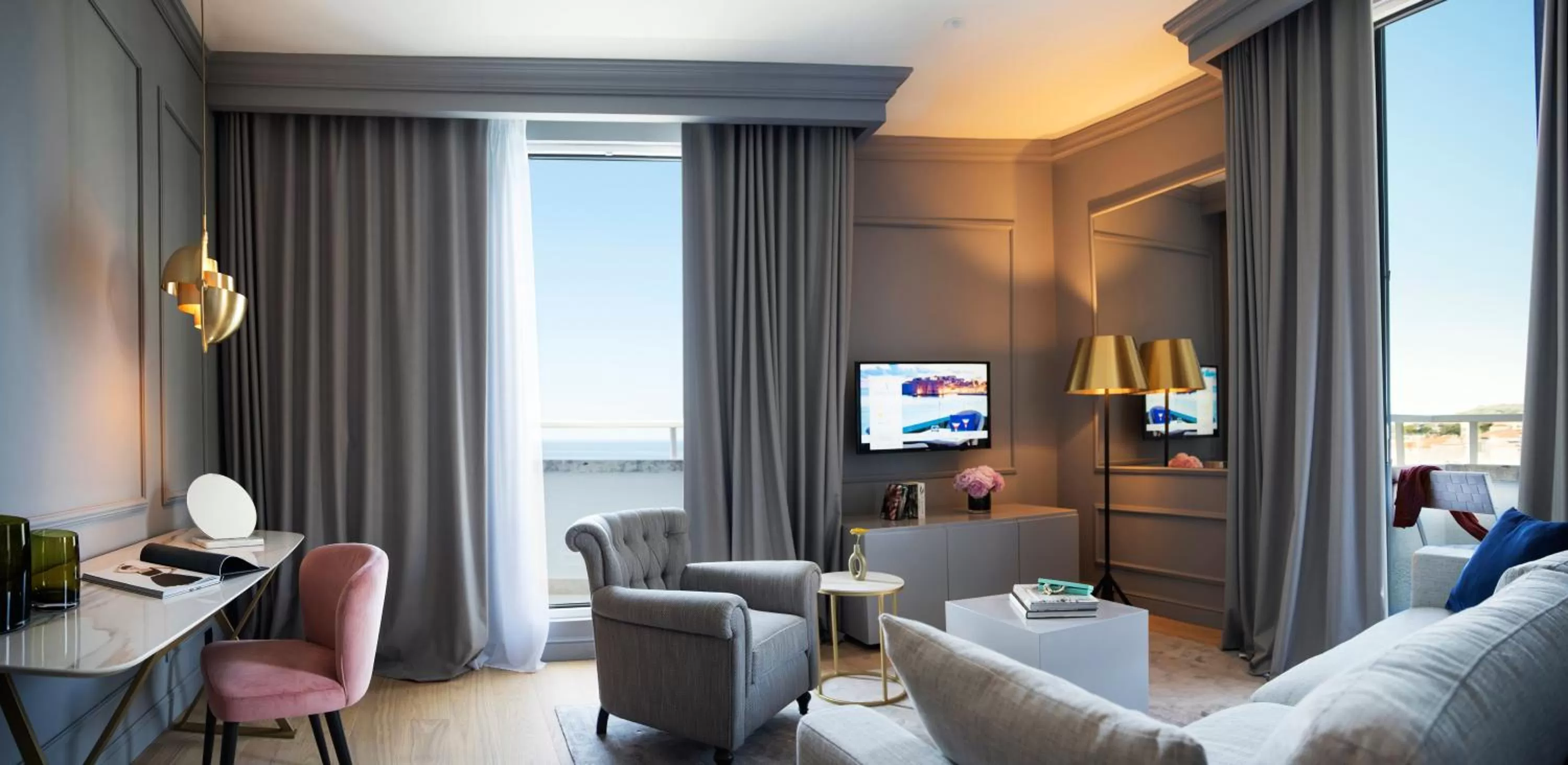 Villa Odak Suite Sea View French Balcony in Hotel Excelsior