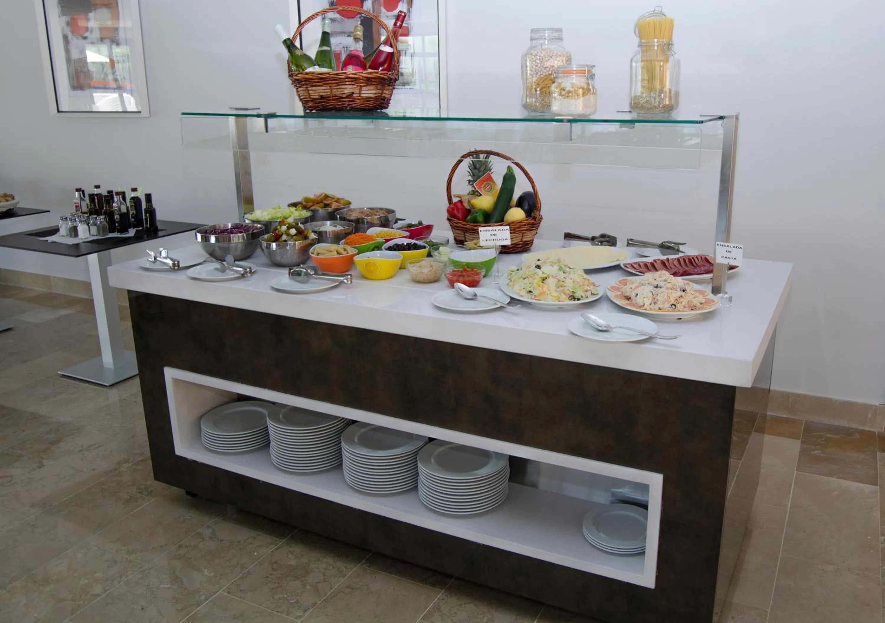 Restaurant/places to eat in Hotel Adaria Vera