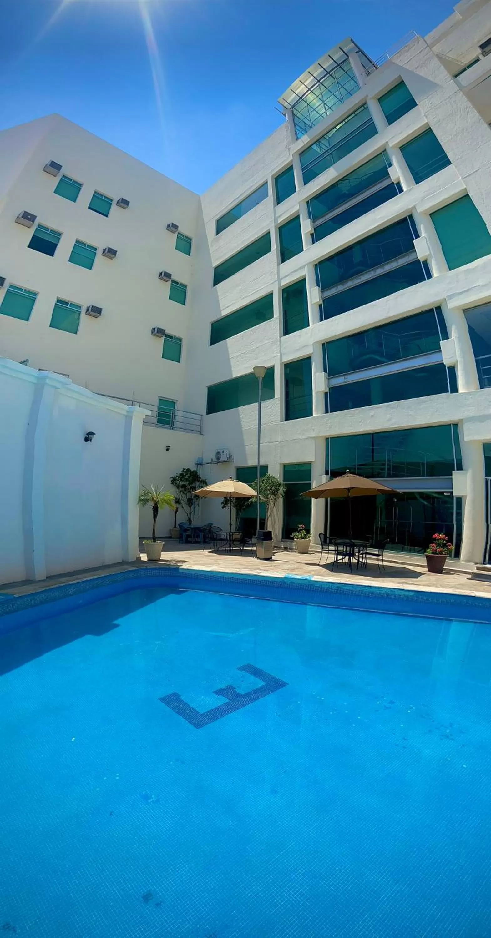 Swimming pool in Hotel Enterprise Inn Poliforum