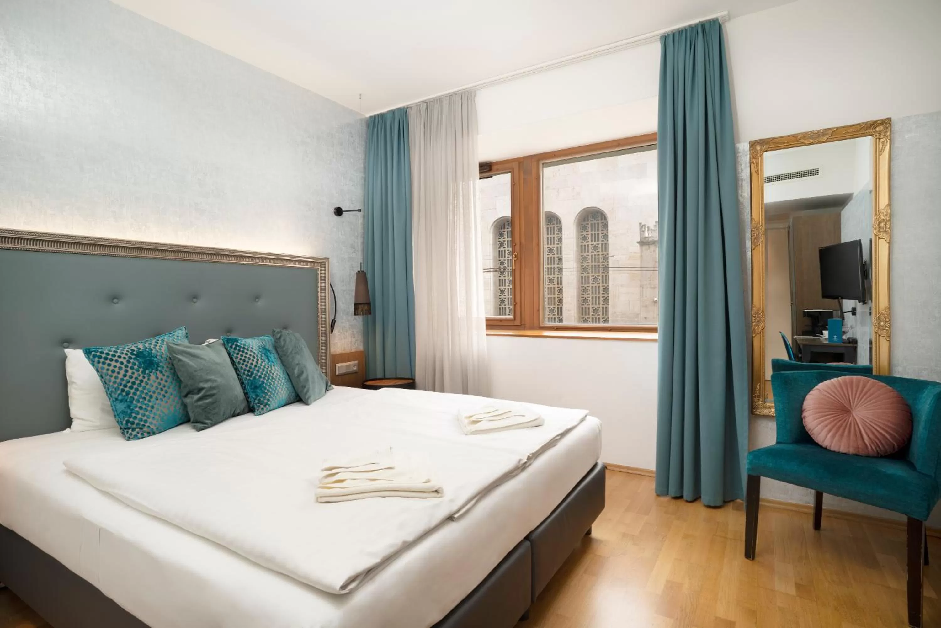 Deluxe Double or Twin Room with Synagogue View - single occupancy in Hotel Memories Budapest