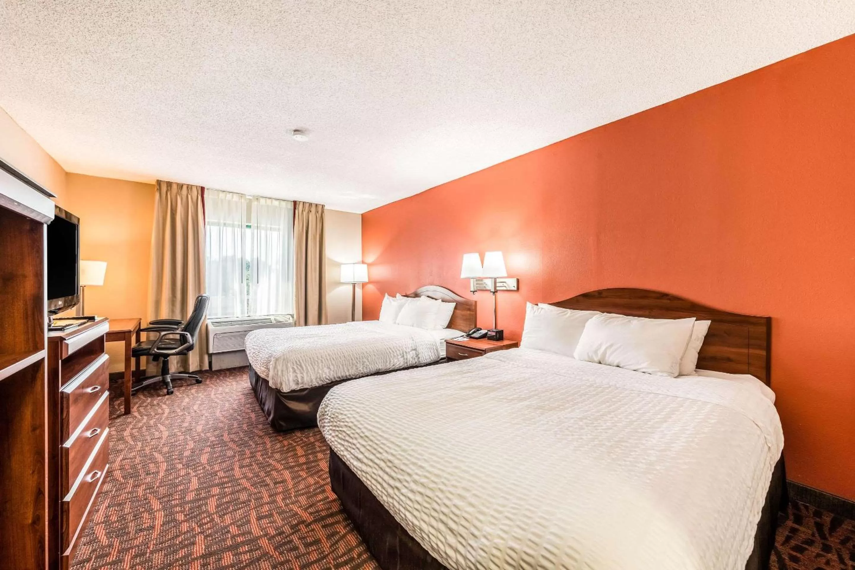 Queen Room with Two Queen Beds - Non-Smoking in Lake Norman Inn and Suites