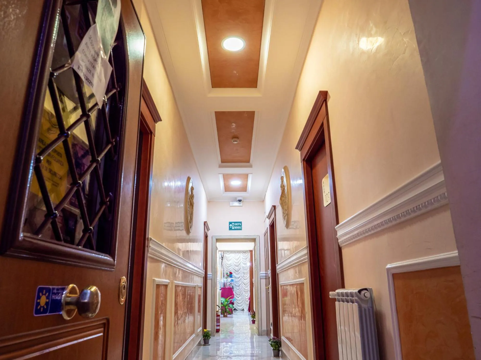 Facade/entrance in Hotel Suite Caesar