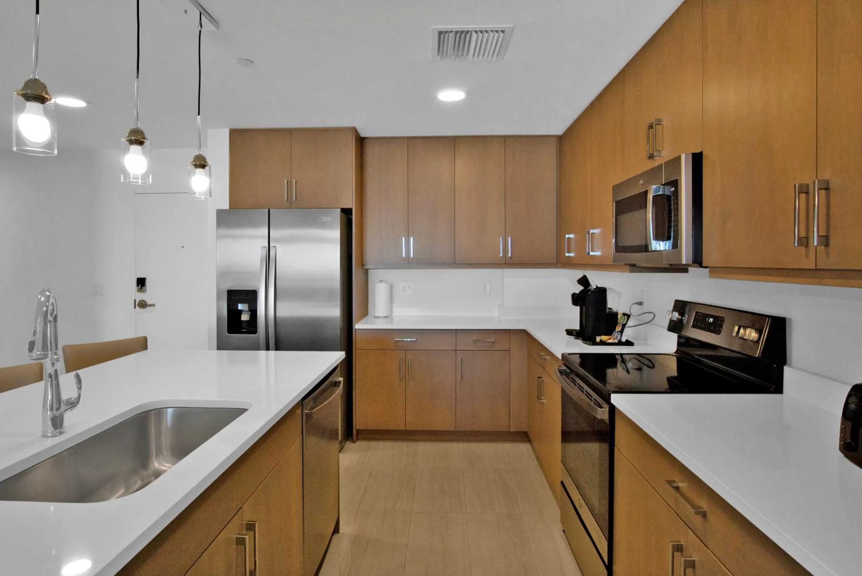 Deluxe Suite in The Avalon Club