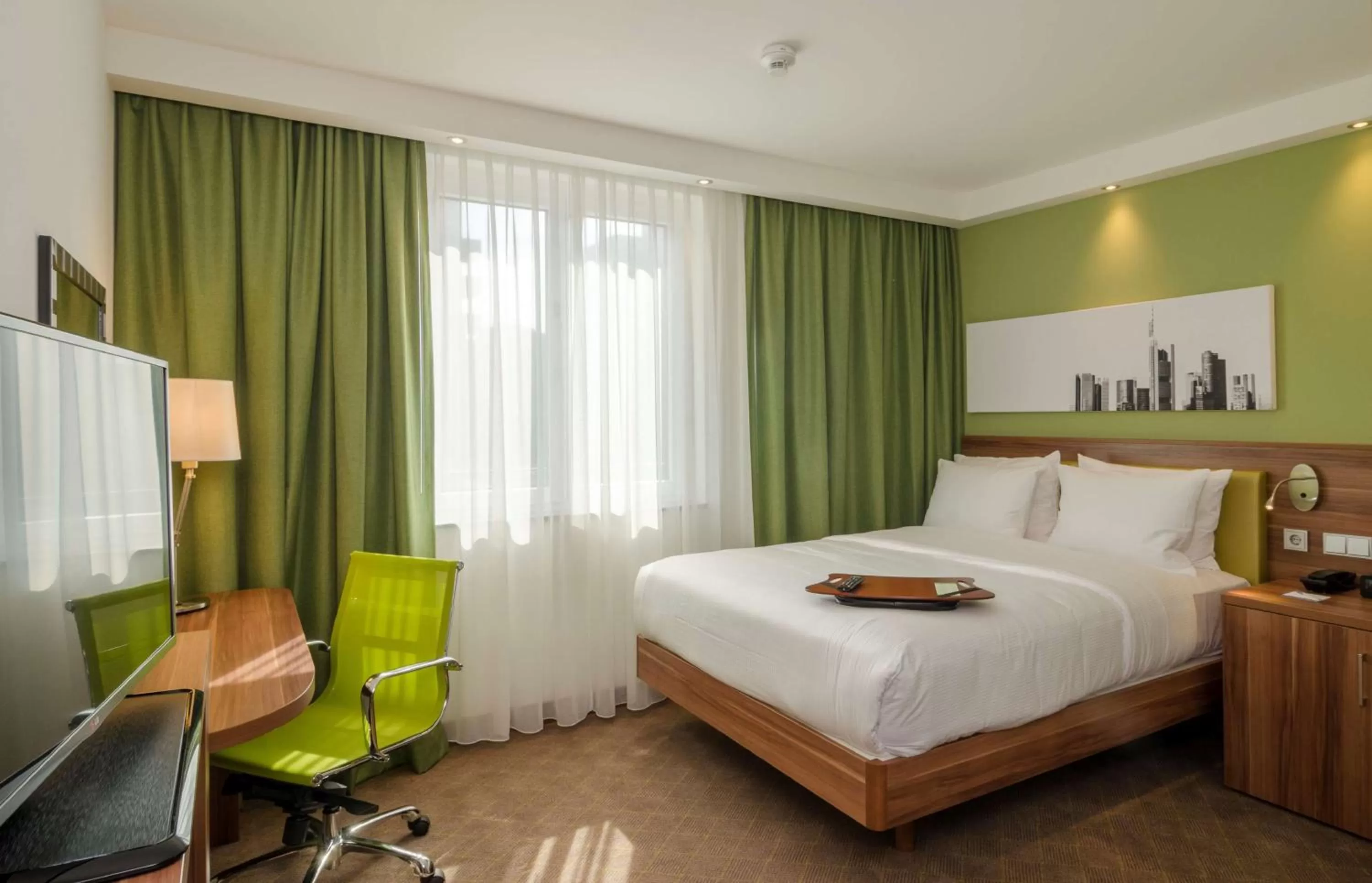 Queen Room - Mobility Access in Hampton by Hilton Frankfurt City Centre