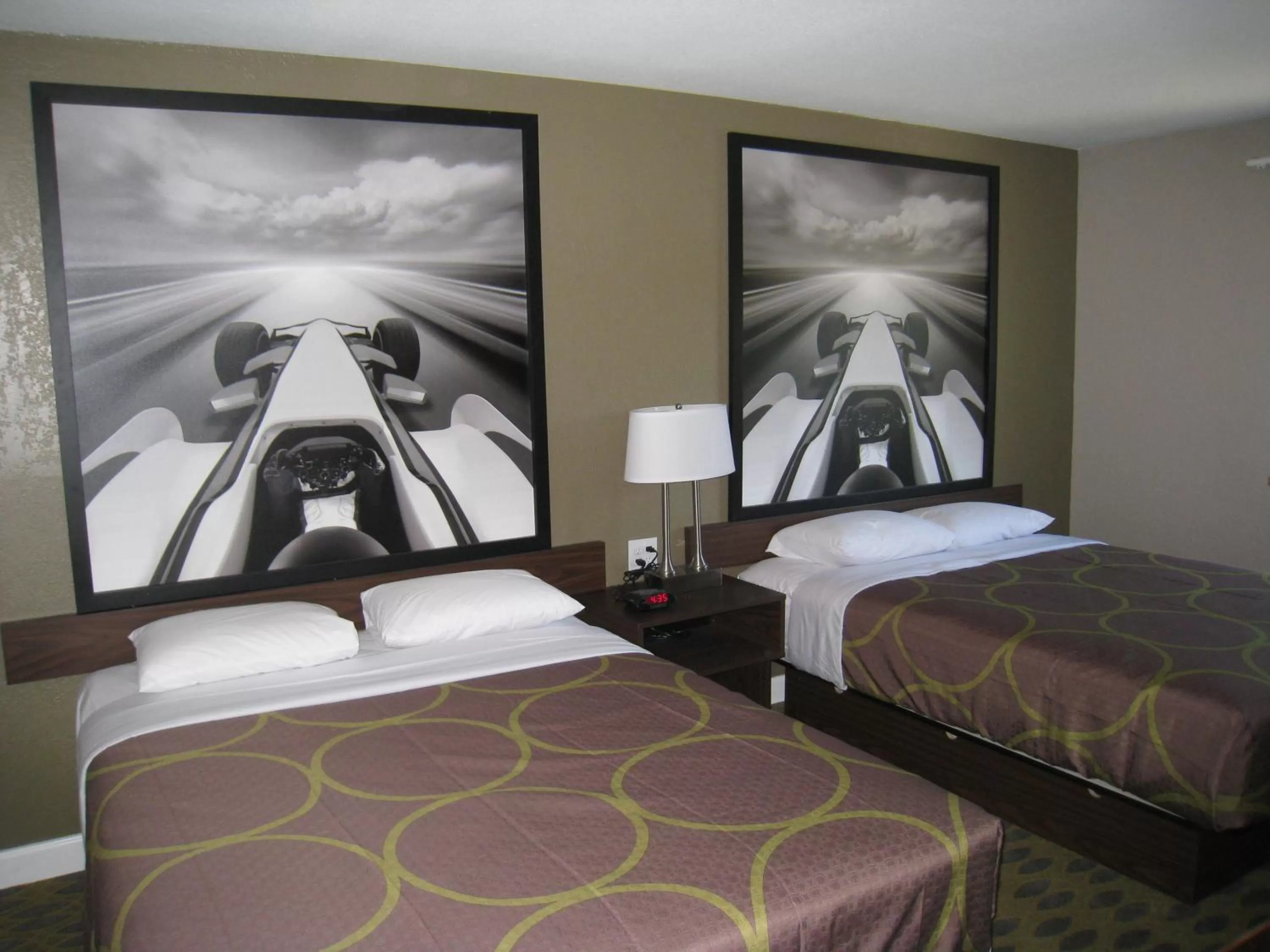 Queen Room with Two Queen Beds - Non-Smoking in Super 8 by Wyndham Willows