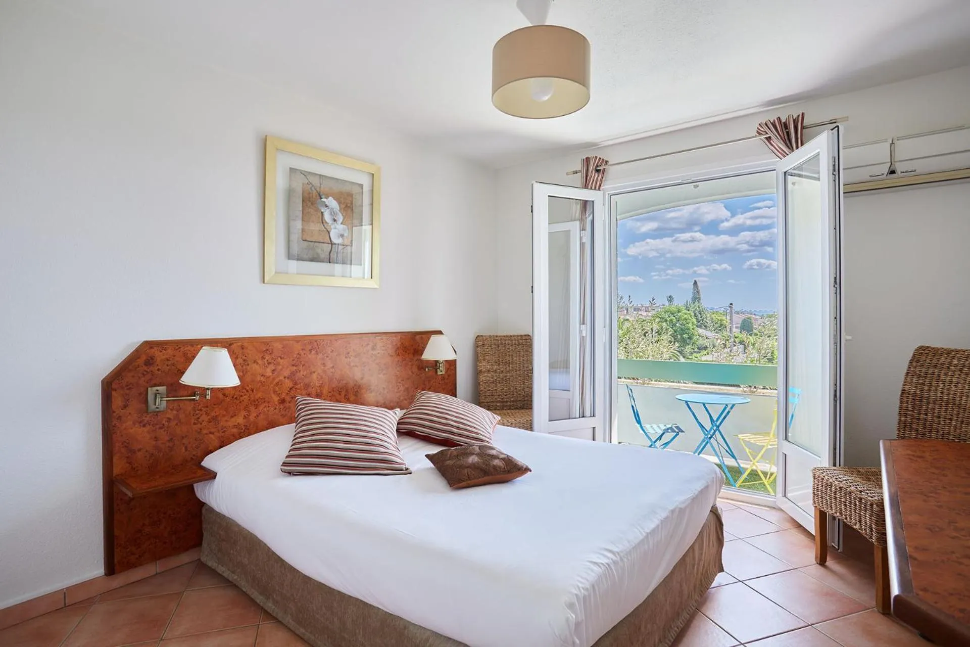 Family Junior Suite - single occupancy in Logis Hôtel Le Rodin