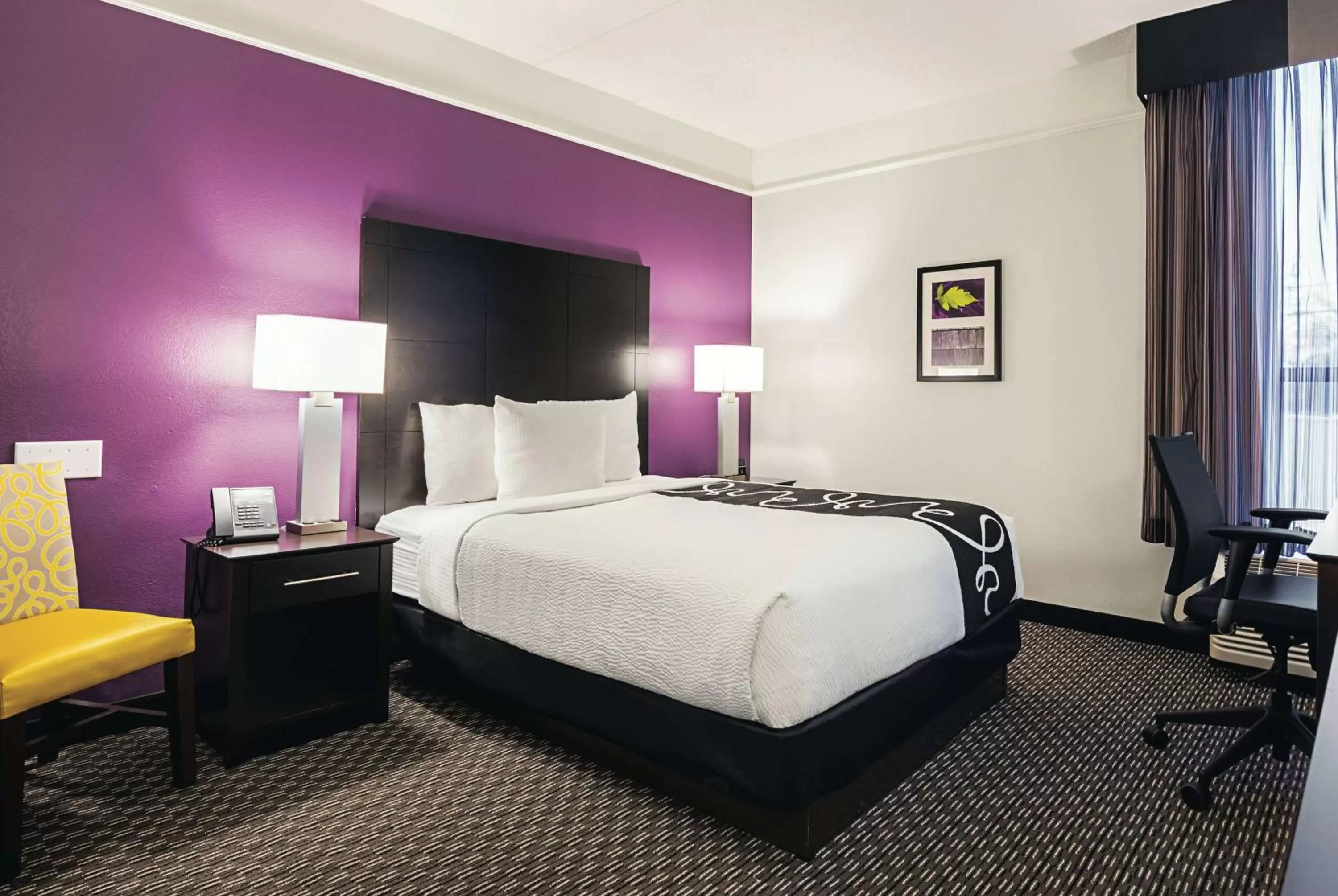 Queen Room - Disability Access in La Quinta by Wyndham Boston-Andover