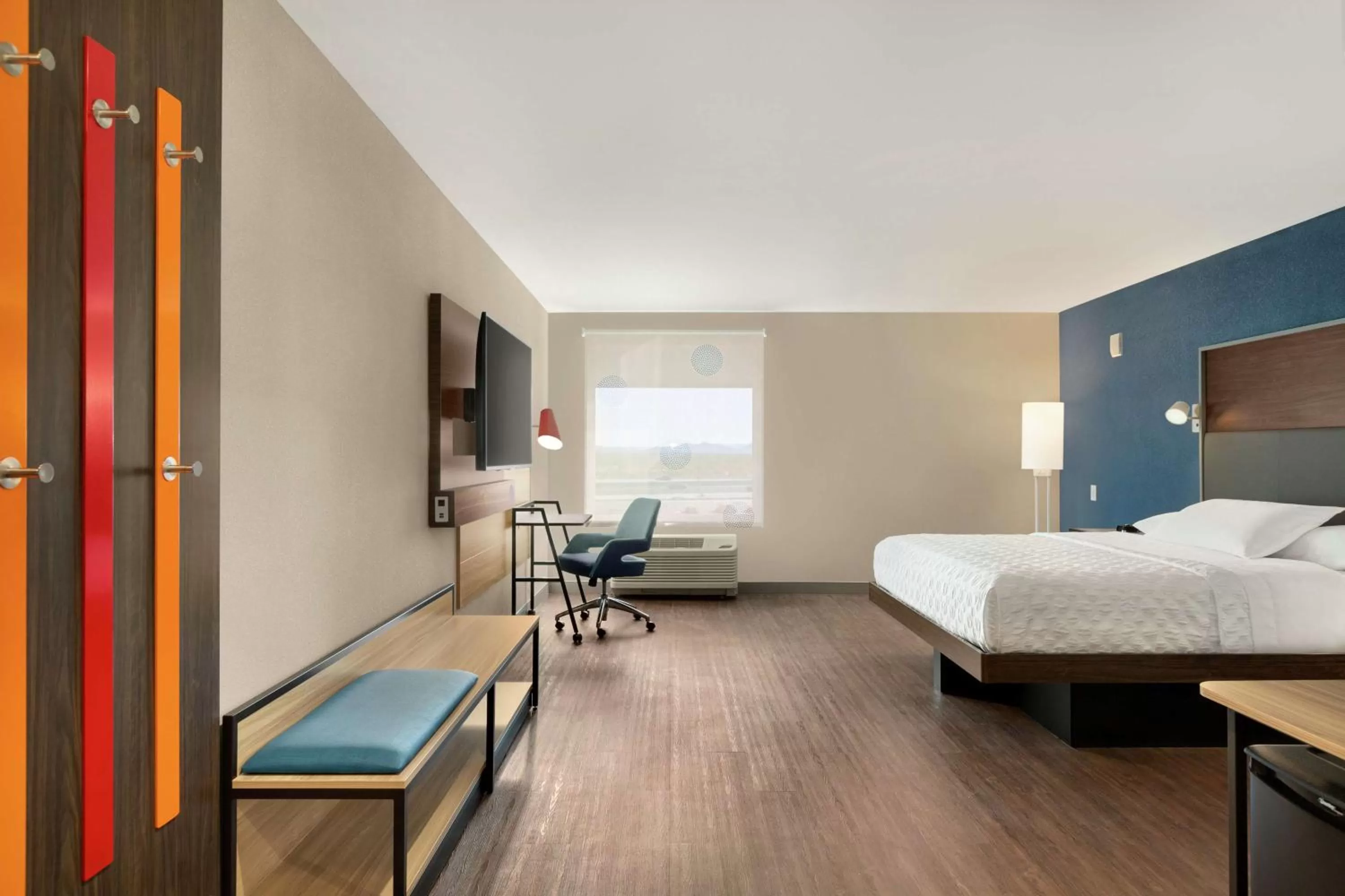 King Room with Bath Tub - Mobility Access in Tru By Hilton Scottsdale Salt River