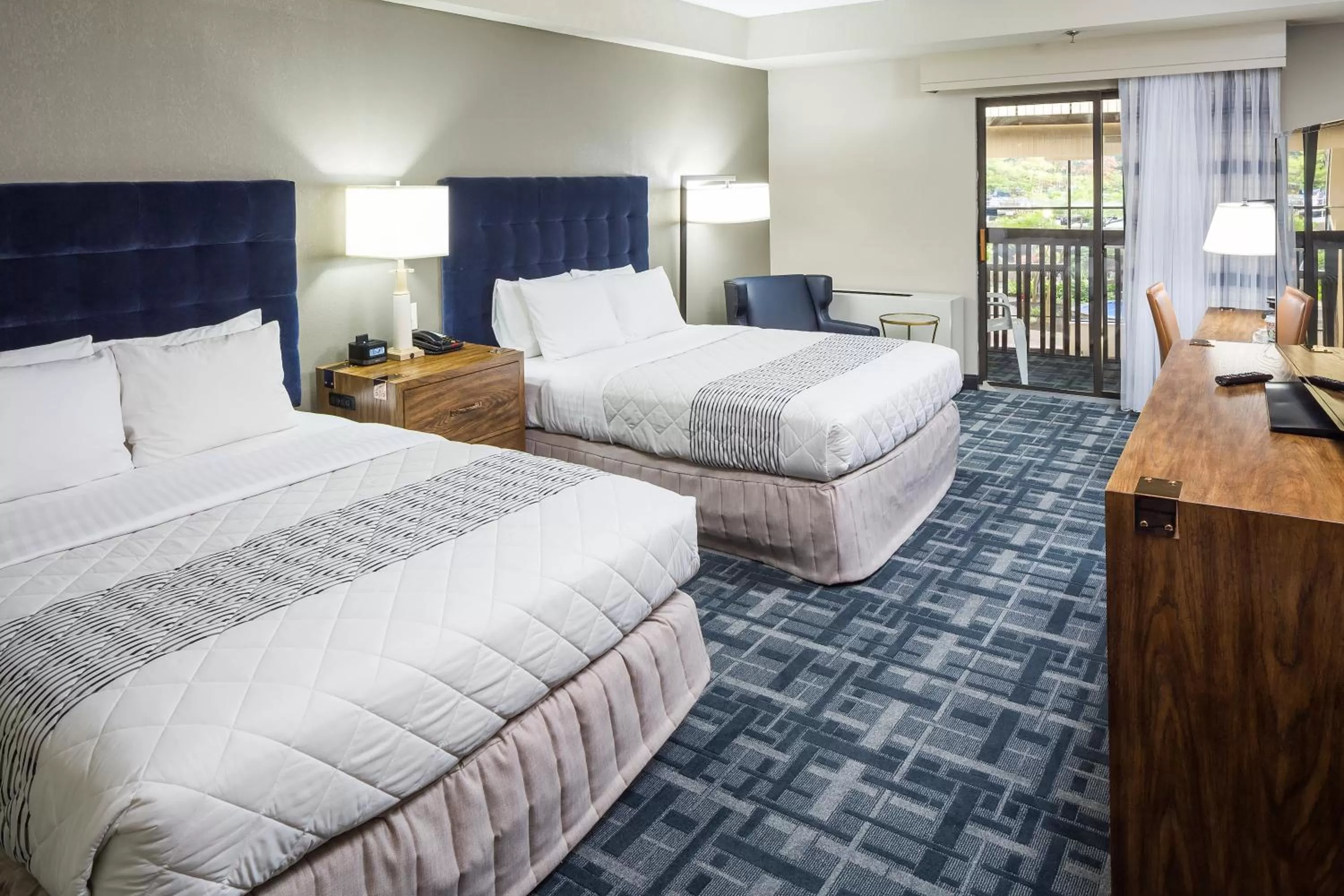 Queen Room - Disability Access in Hotel 1620 Plymouth Harbor