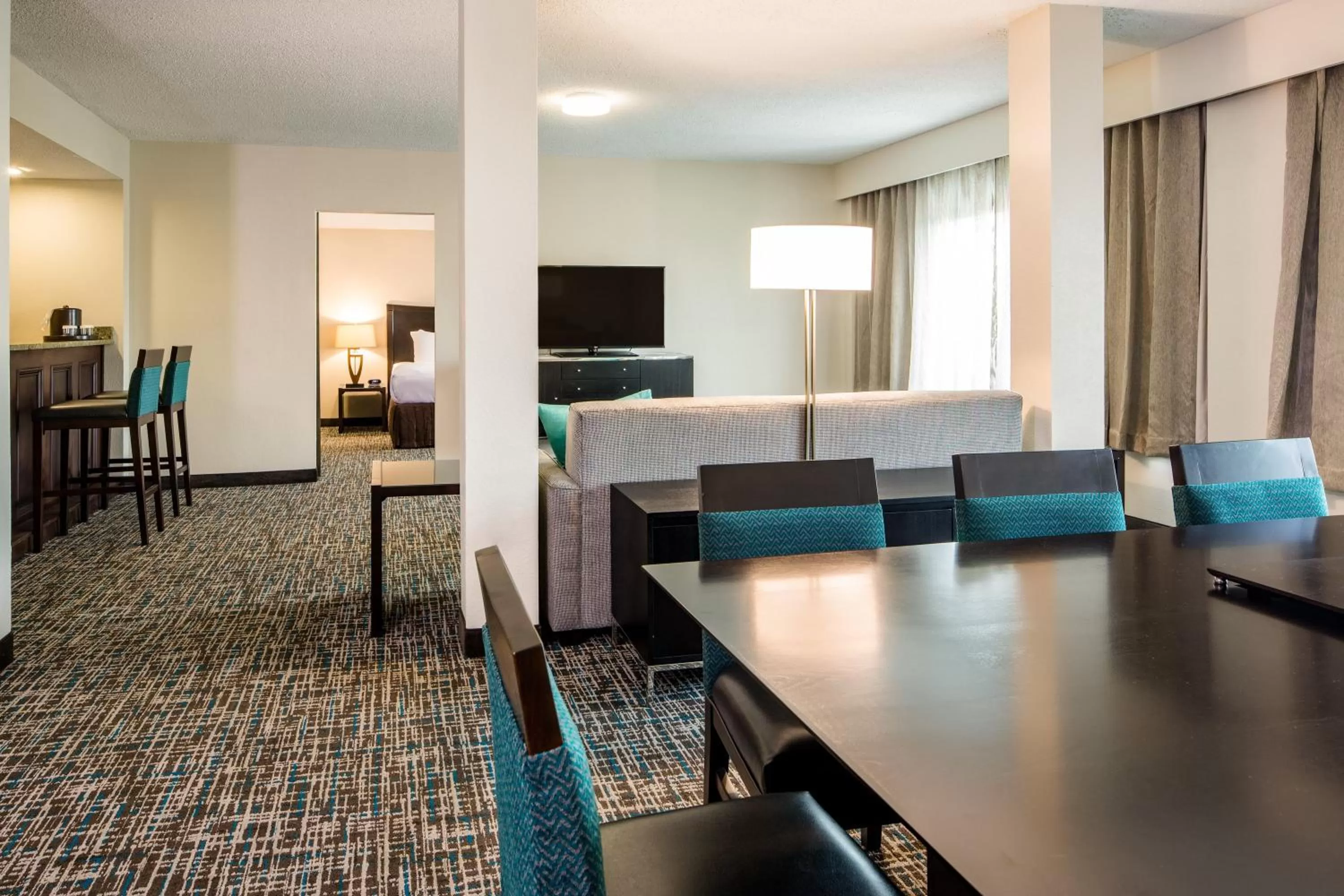 One-Bedroom Suite with Sofa Bed in Crowne Plaza Memphis Downtown by IHG