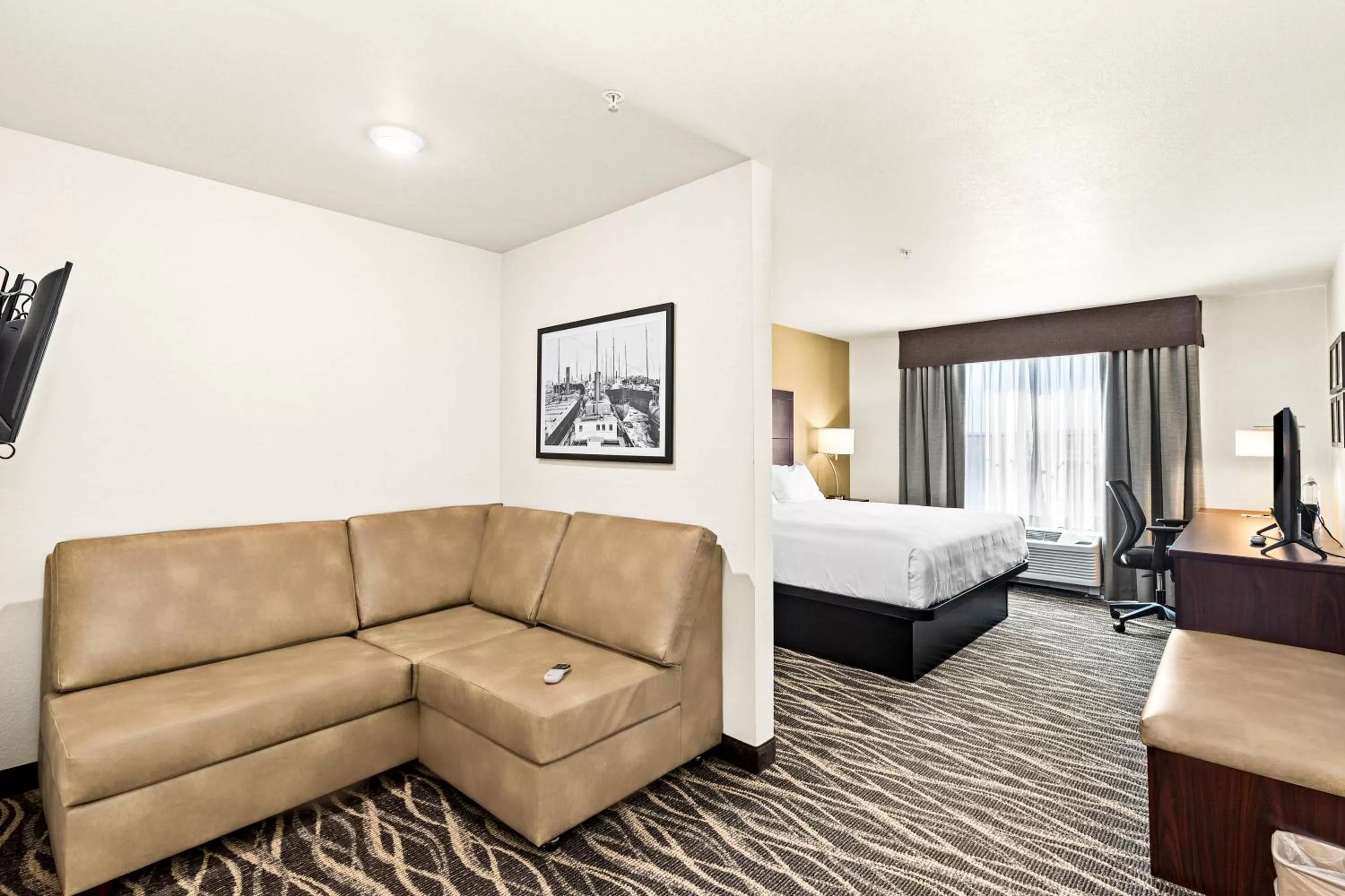 Studio - Disability Access in Cobblestone Hotel & Suites - Superior Duluth