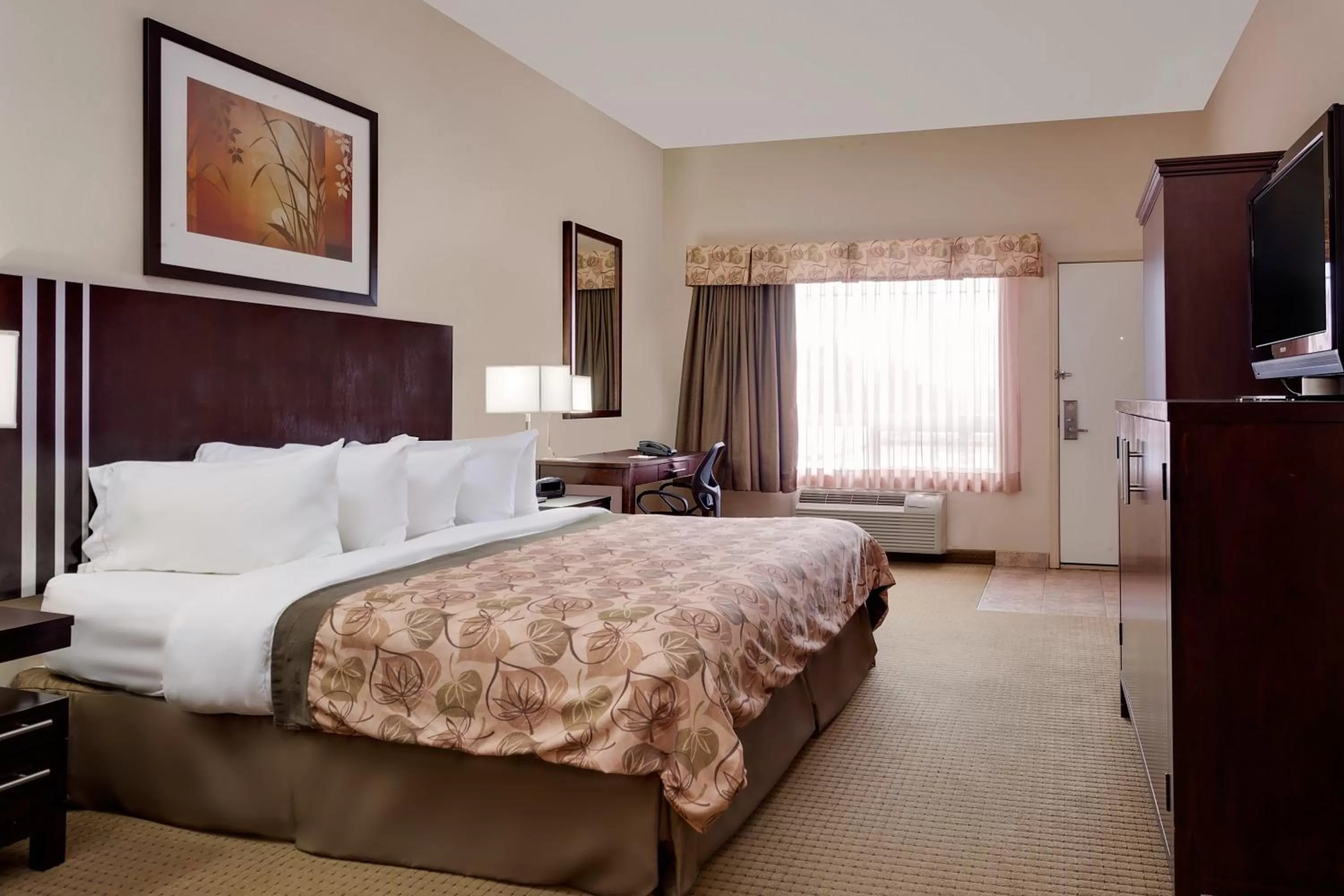 King Room - Disability Access - Non-Smoking in Ramada by Wyndham Lac La Biche