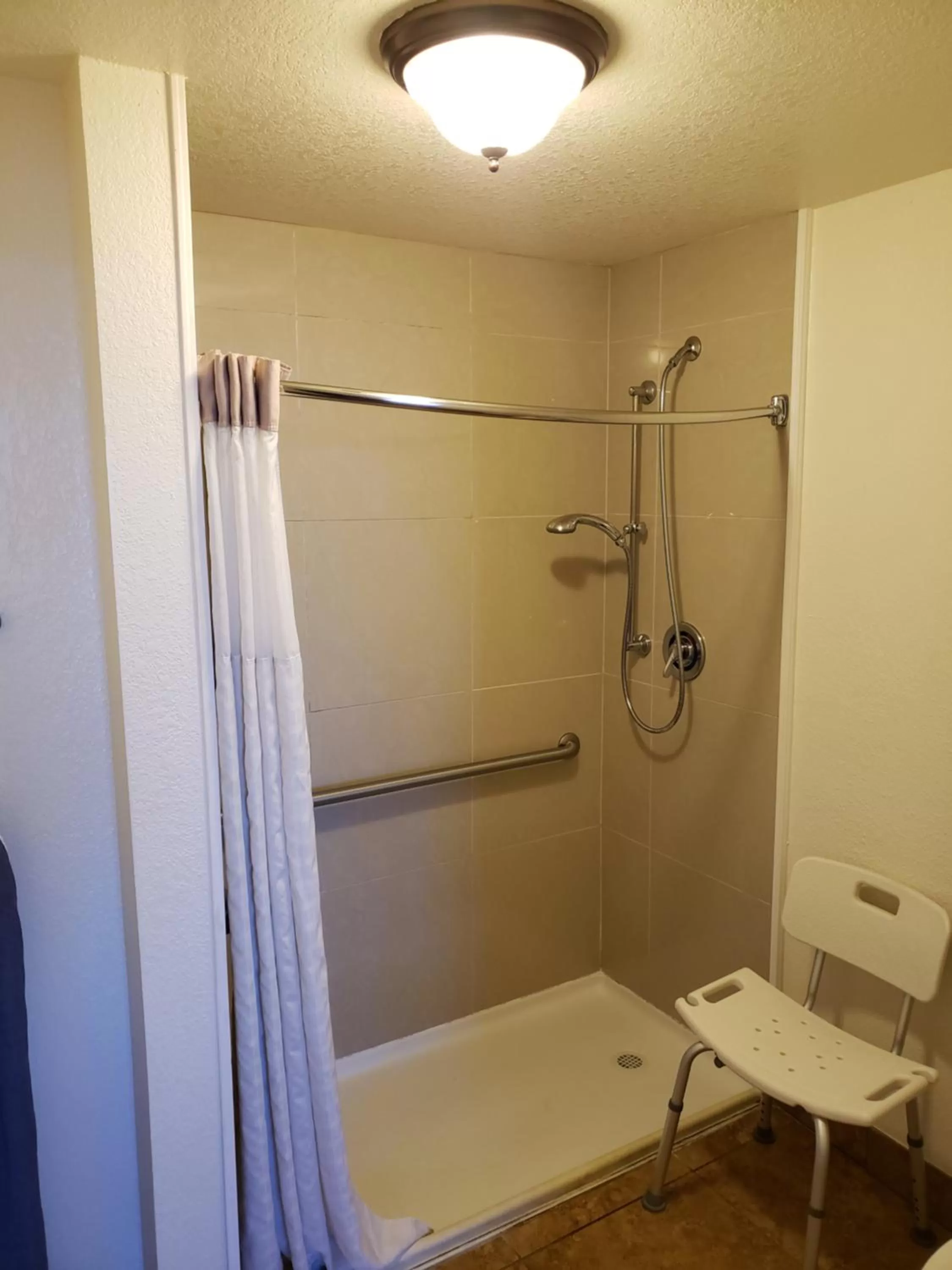 King Room - Disability Access - Ocean View in Oceanfront Inn and Suites - Ormond