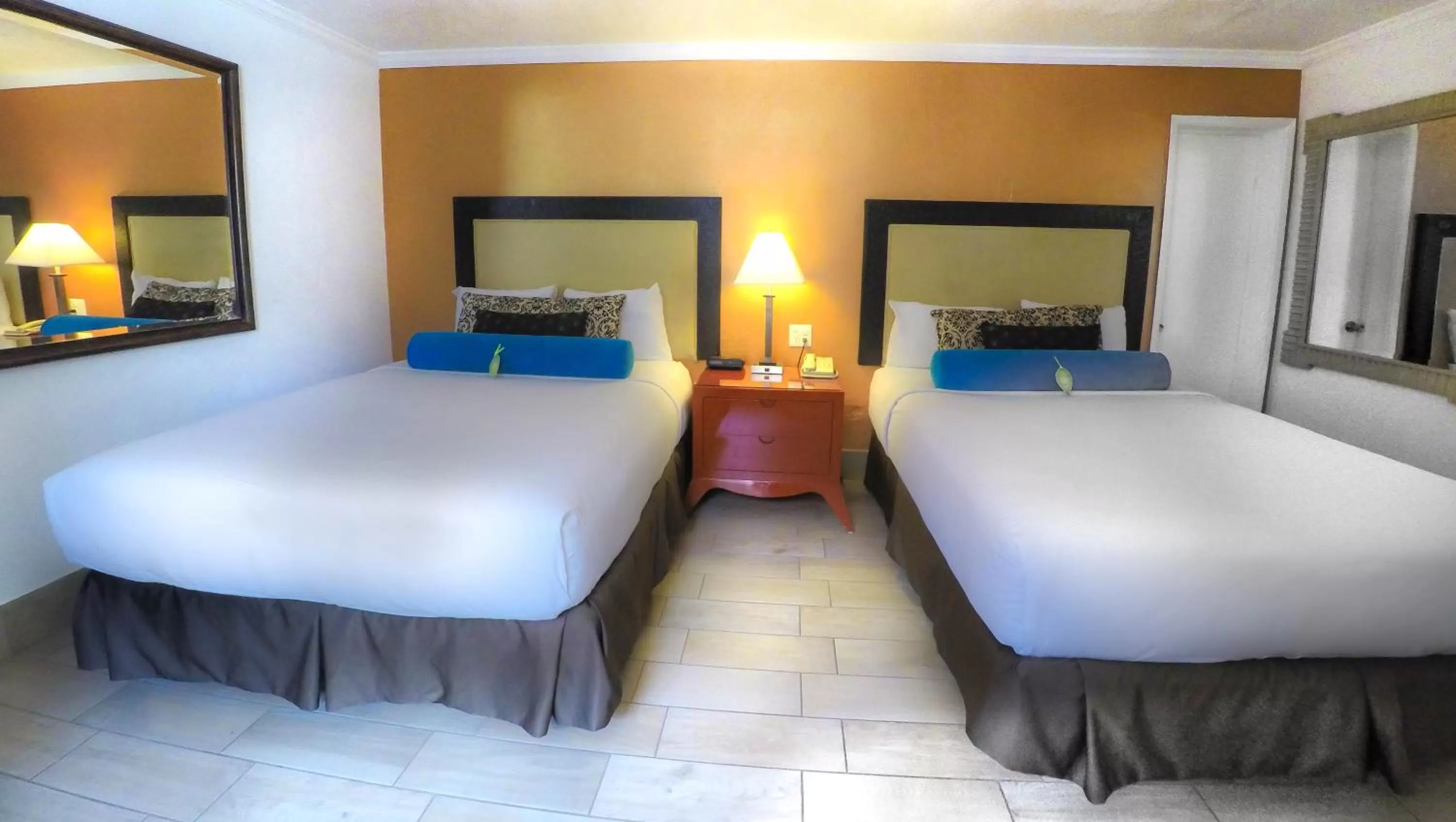 2 Queen Suite in Adara Palm Springs