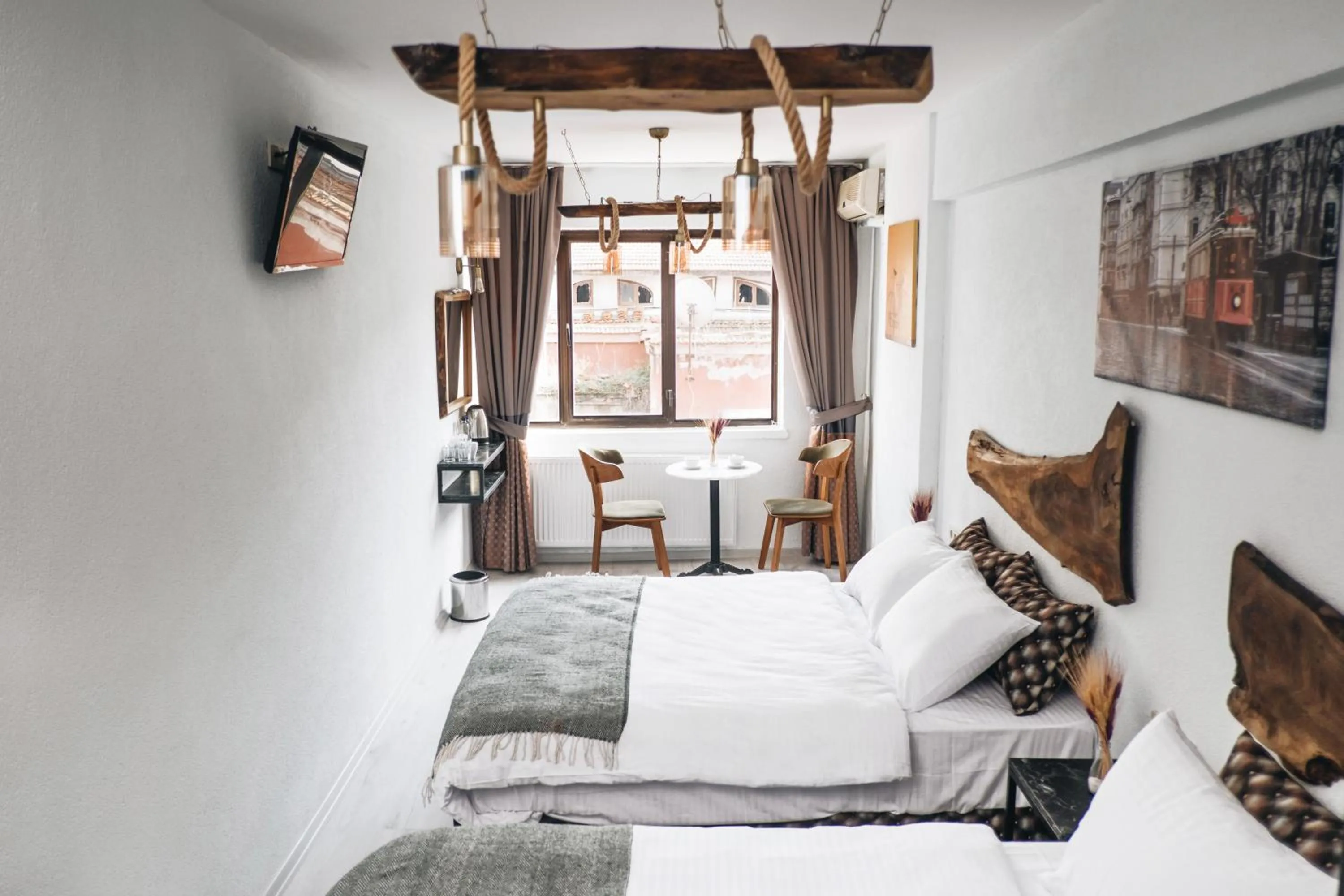 Luxury Triple Room in PANDAN KARAKOY SUİT