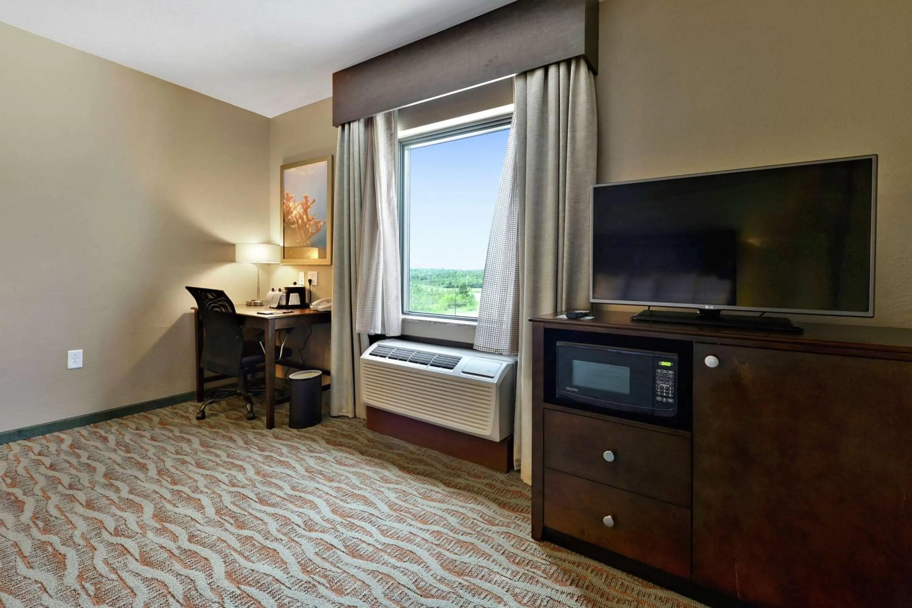 King Room - Non-Smoking in Hampton Inn & Suites Gulfport