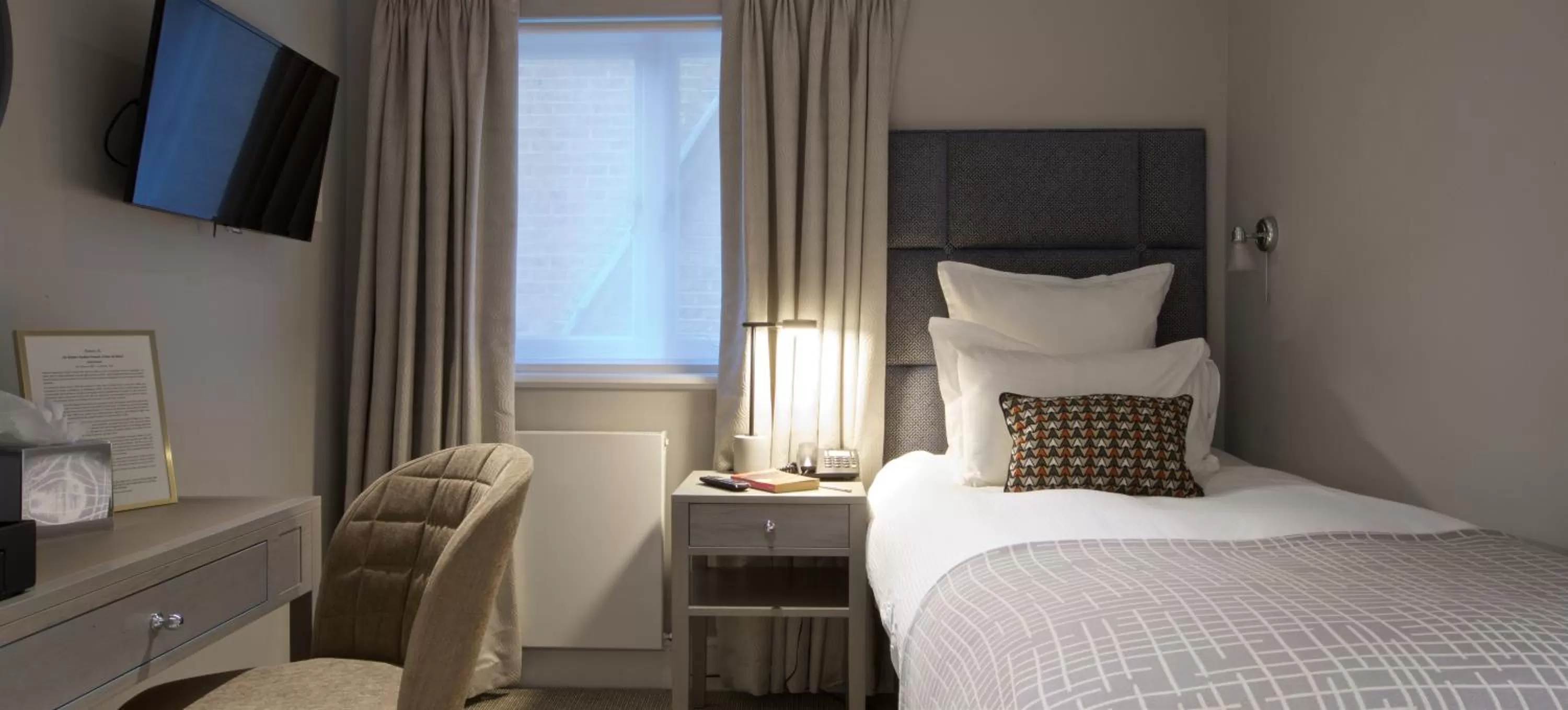 Single Room in 54 Queen's Gate Hotel