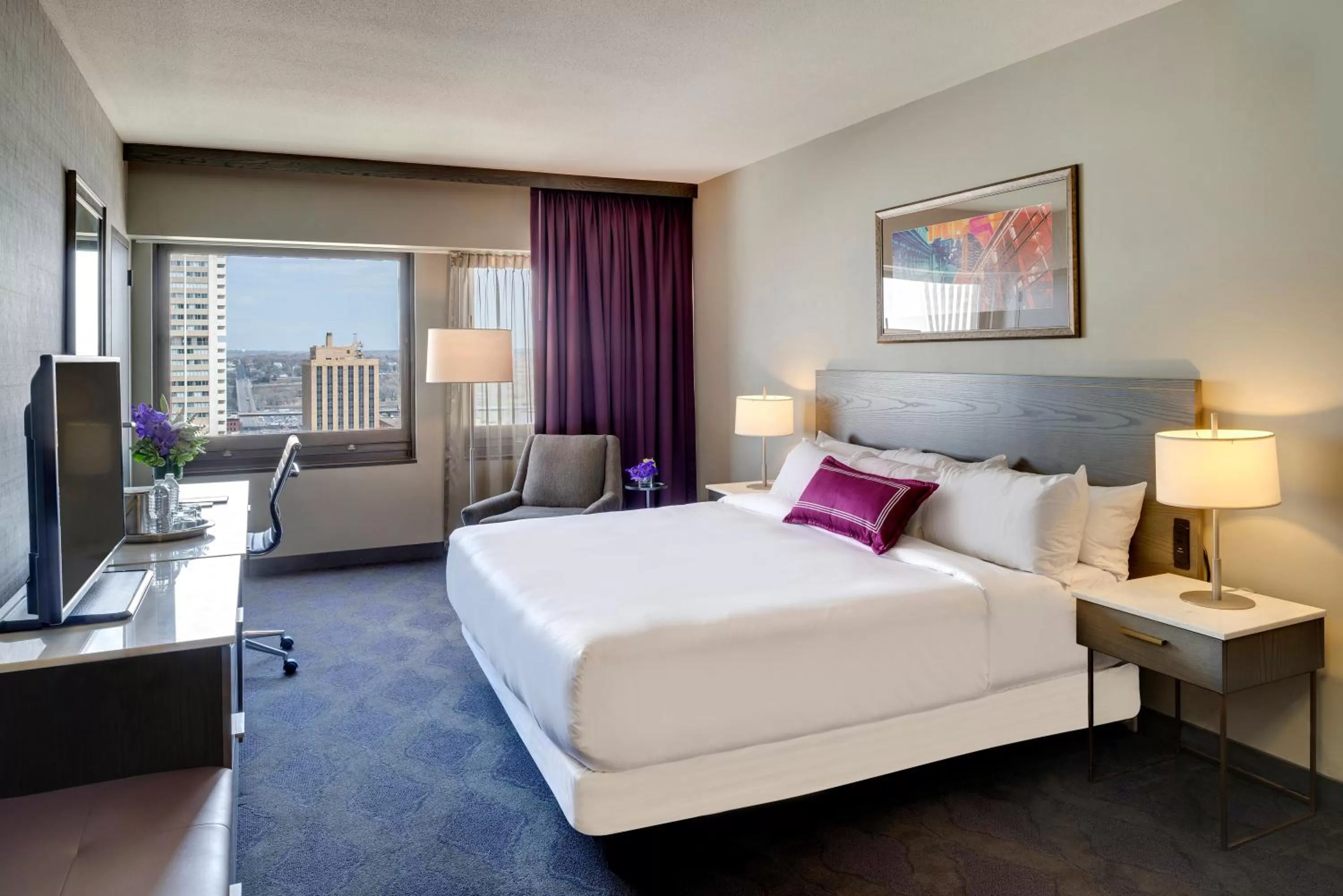 King Classic River View in InterContinental St. Paul Riverfront by IHG