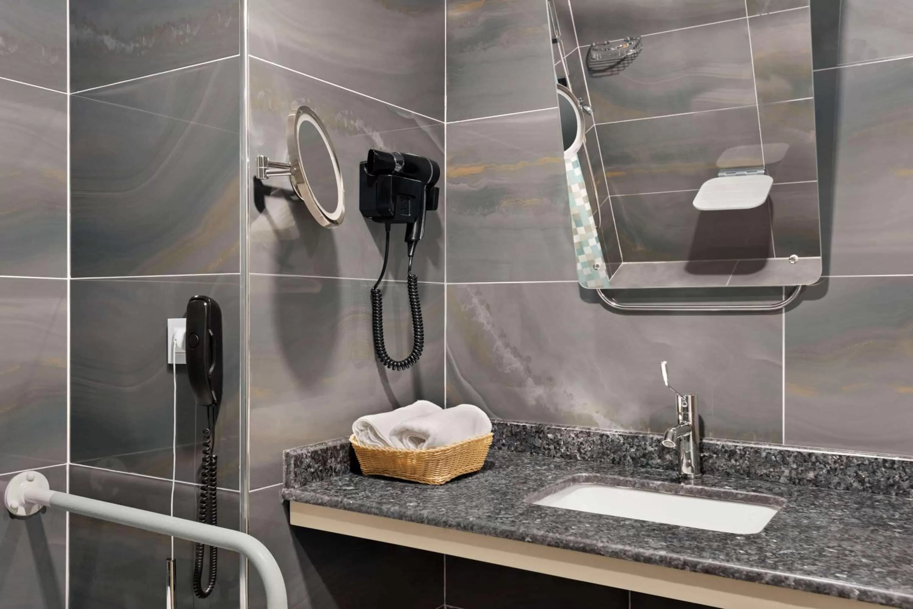 Deluxe King Room - single occupancy - Mobility Access/Non-Smoking in Ramada by Wyndham Sakarya Hendek