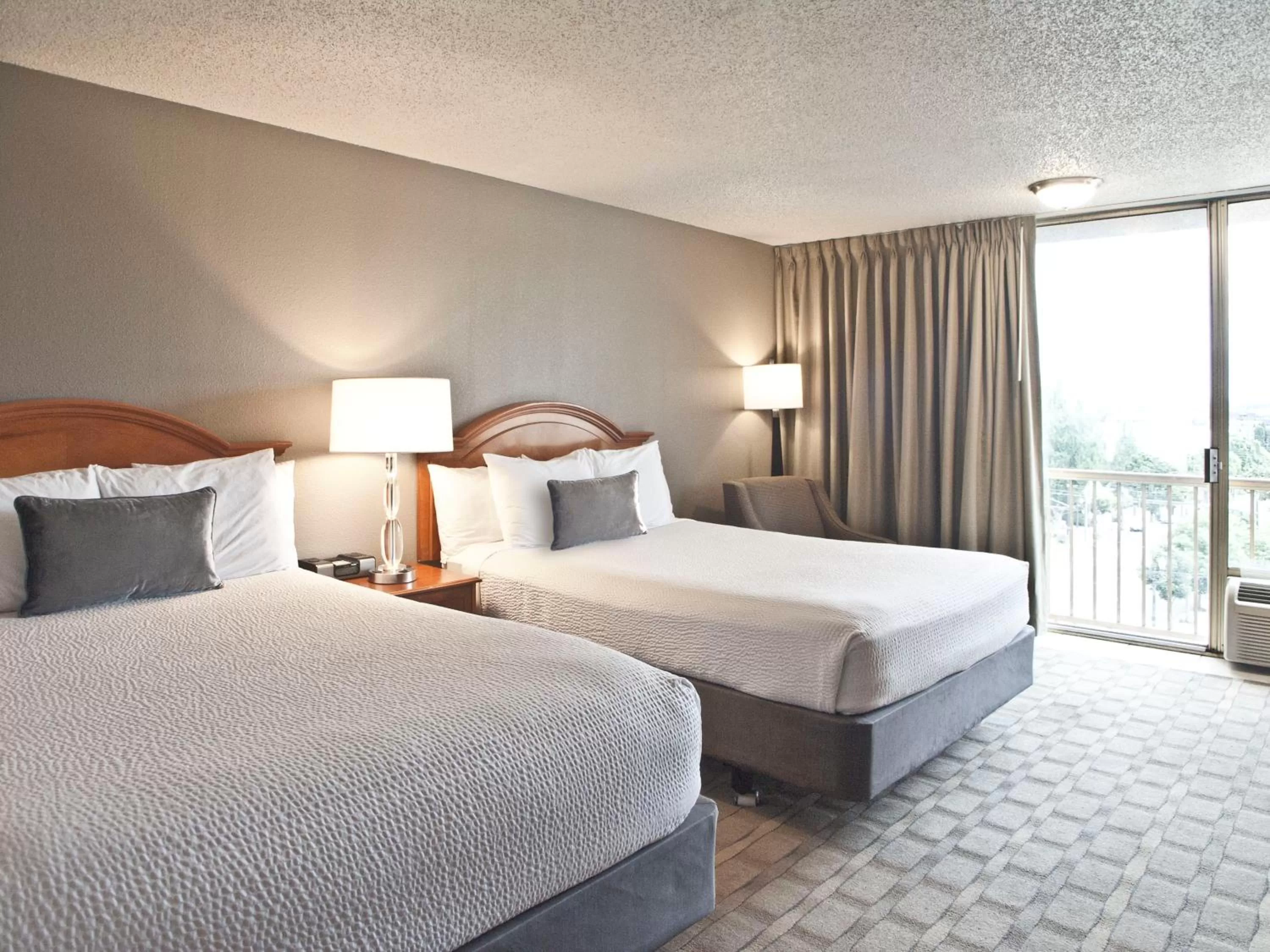 Deluxe Queen Room with Two Queen Beds in Inn at the Convention Center