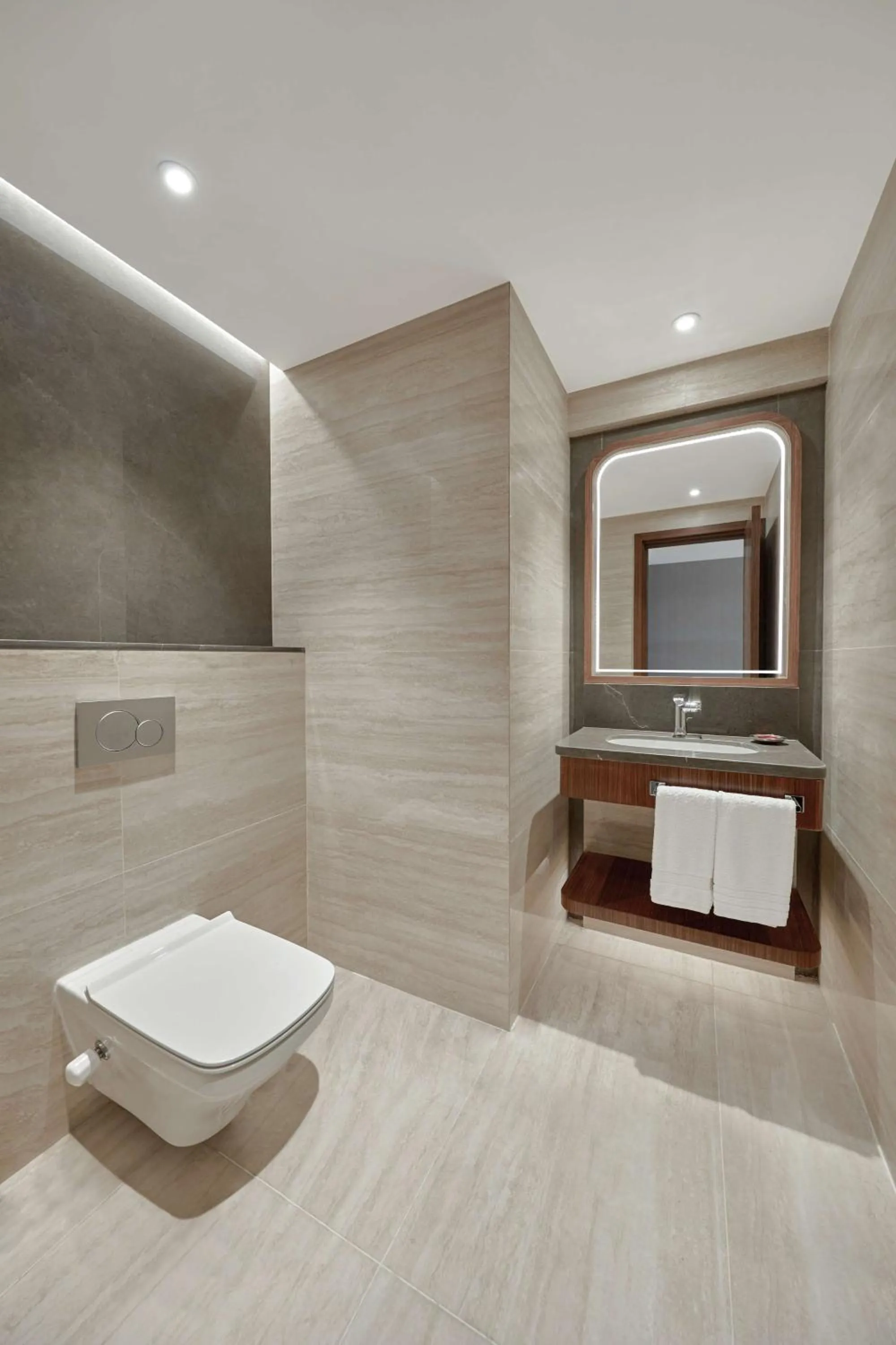 Deluxe King Suite with Nile View - Lounge Access in Conrad Cairo Hotel & Casino