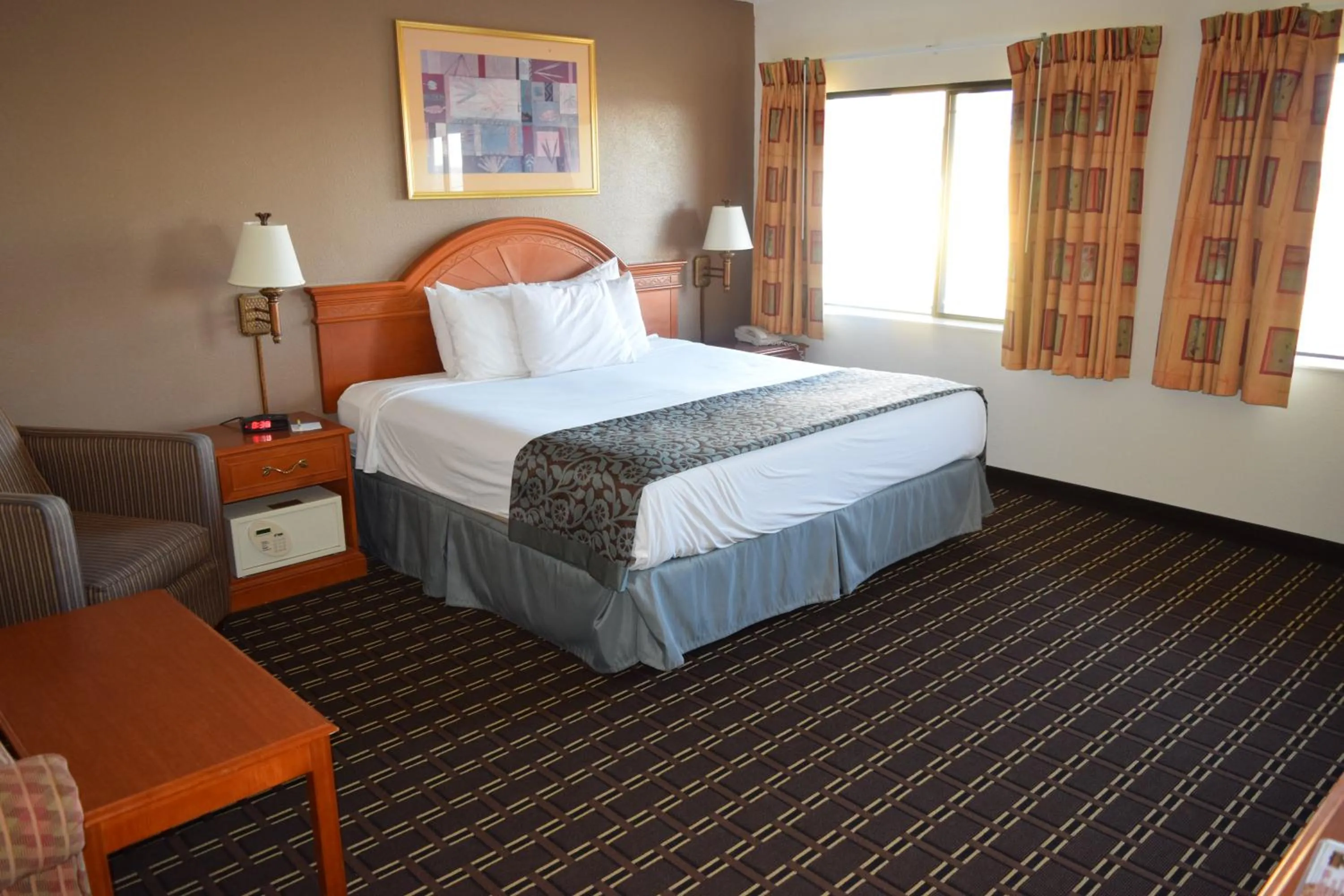 King Room - No Elevator/Non-Smoking in Days Inn by Wyndham Portage Cascade Mountain area