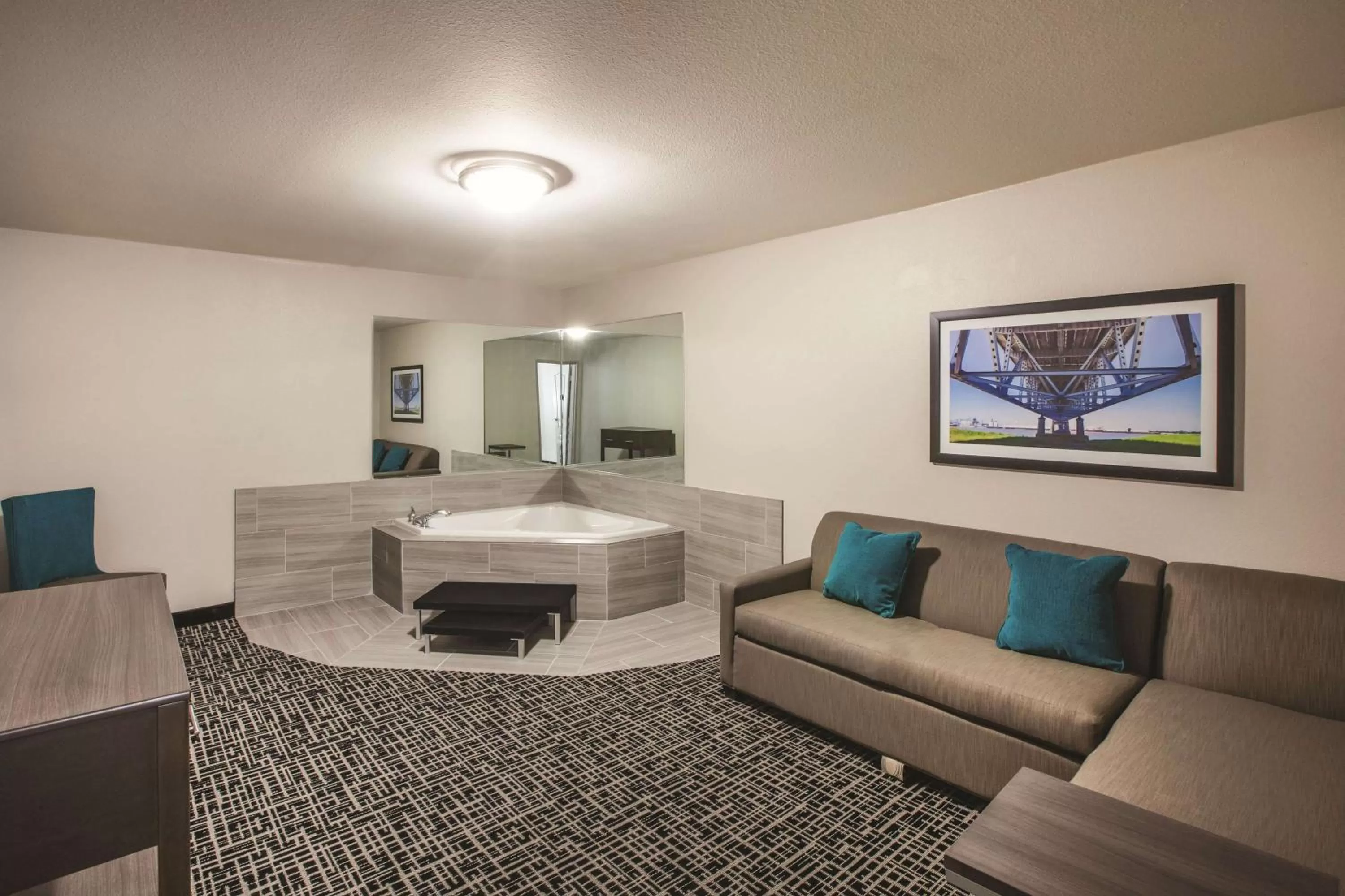 Superior King Room - Non-Smoking in La Quinta by Wyndham Walker - Denham Springs