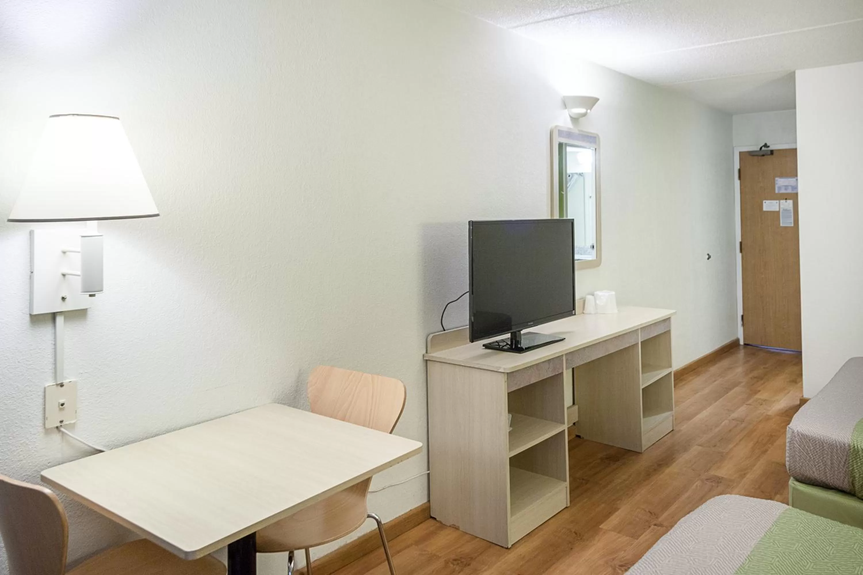 Deluxe Queen Room with Two Queen Beds - Non-Smoking in Motel 6-Binghamton, NY