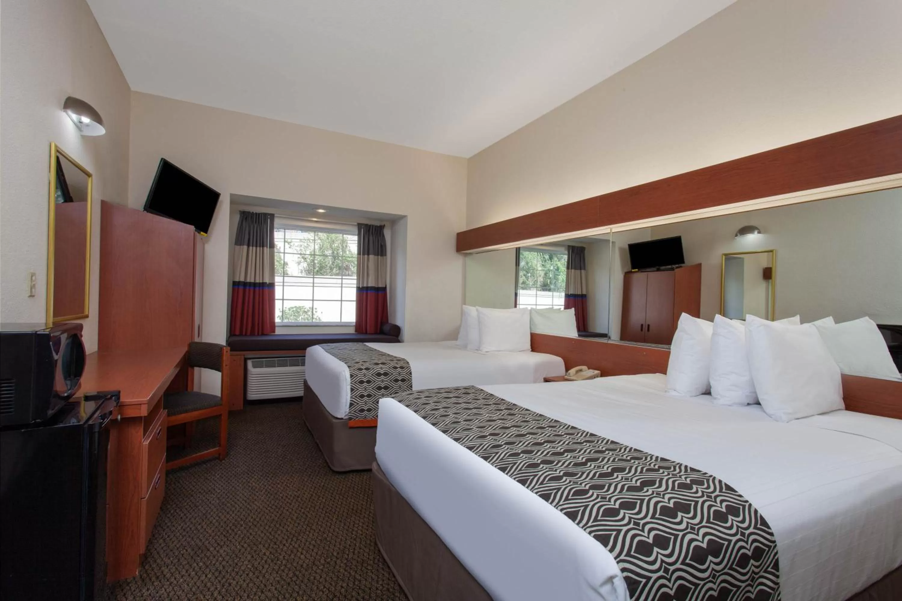 Queen Room with Two Queen Beds - Non-Smoking in Microtel Inn and Suites by Wyndham - Lady Lake/ The Villages