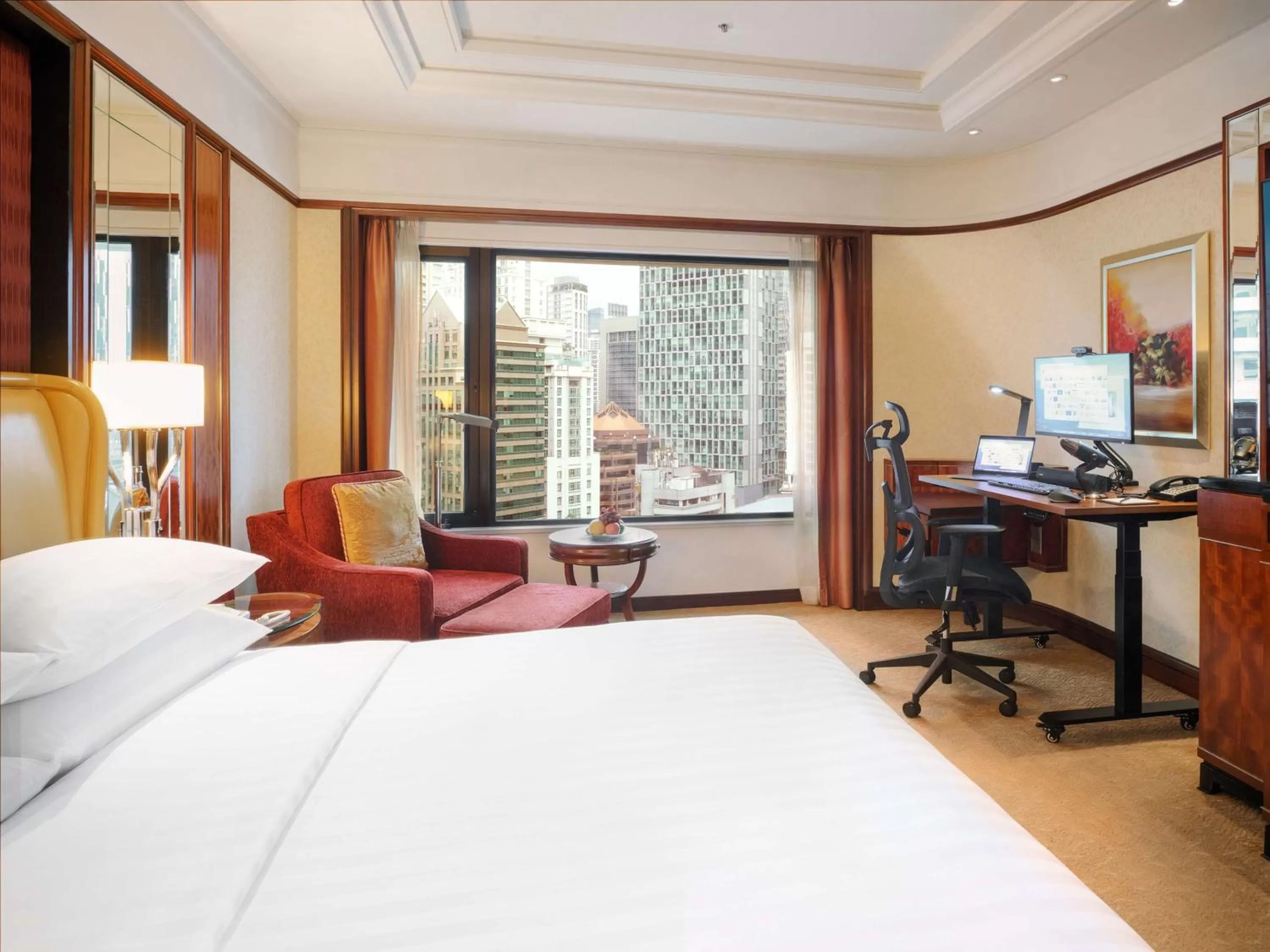 Premier Business Room in Shangri-La Kuala Lumpur
