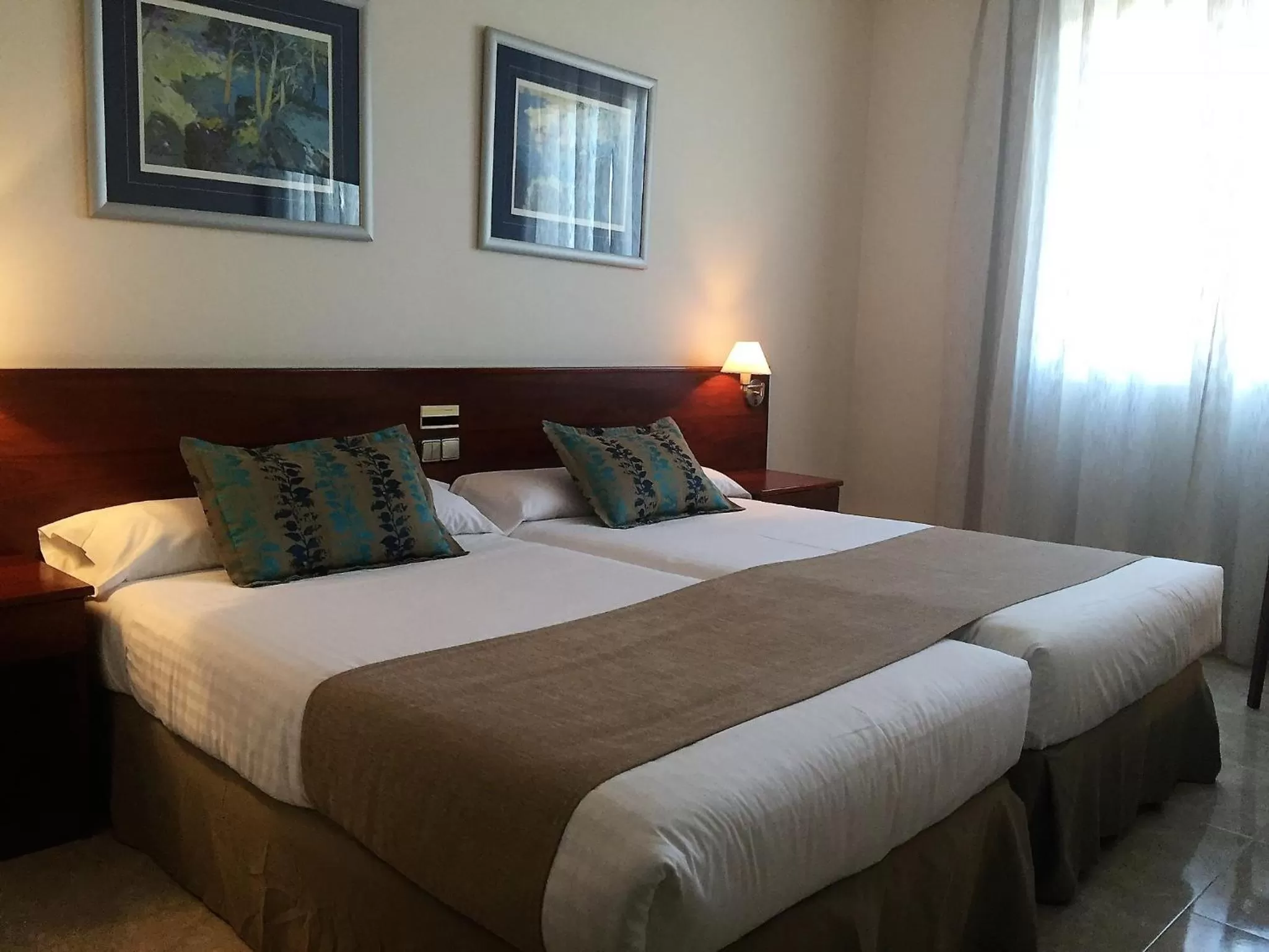 Double or Twin Room in Checkin Valencia Ciscar