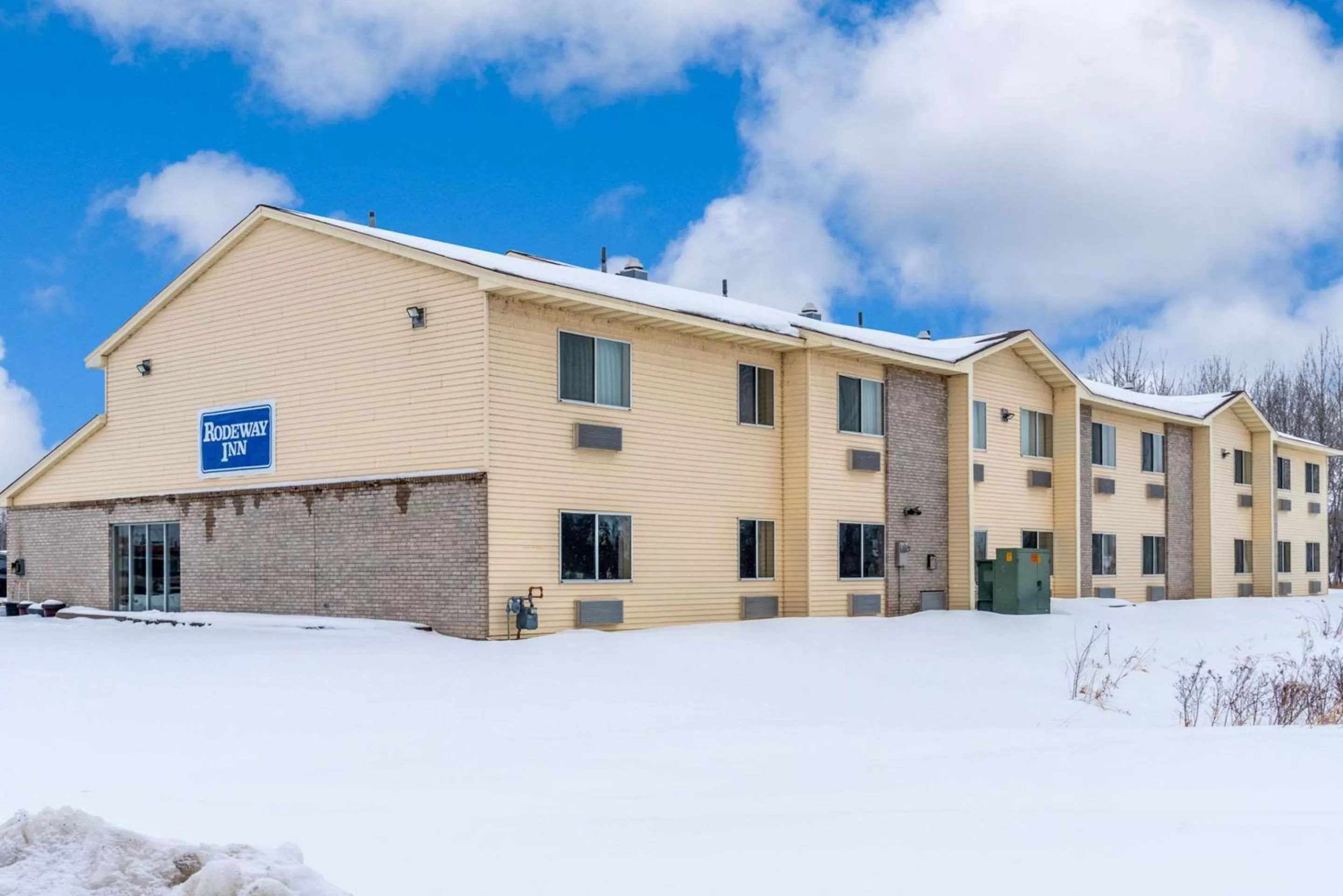 Property building in Rodeway Inn Milaca