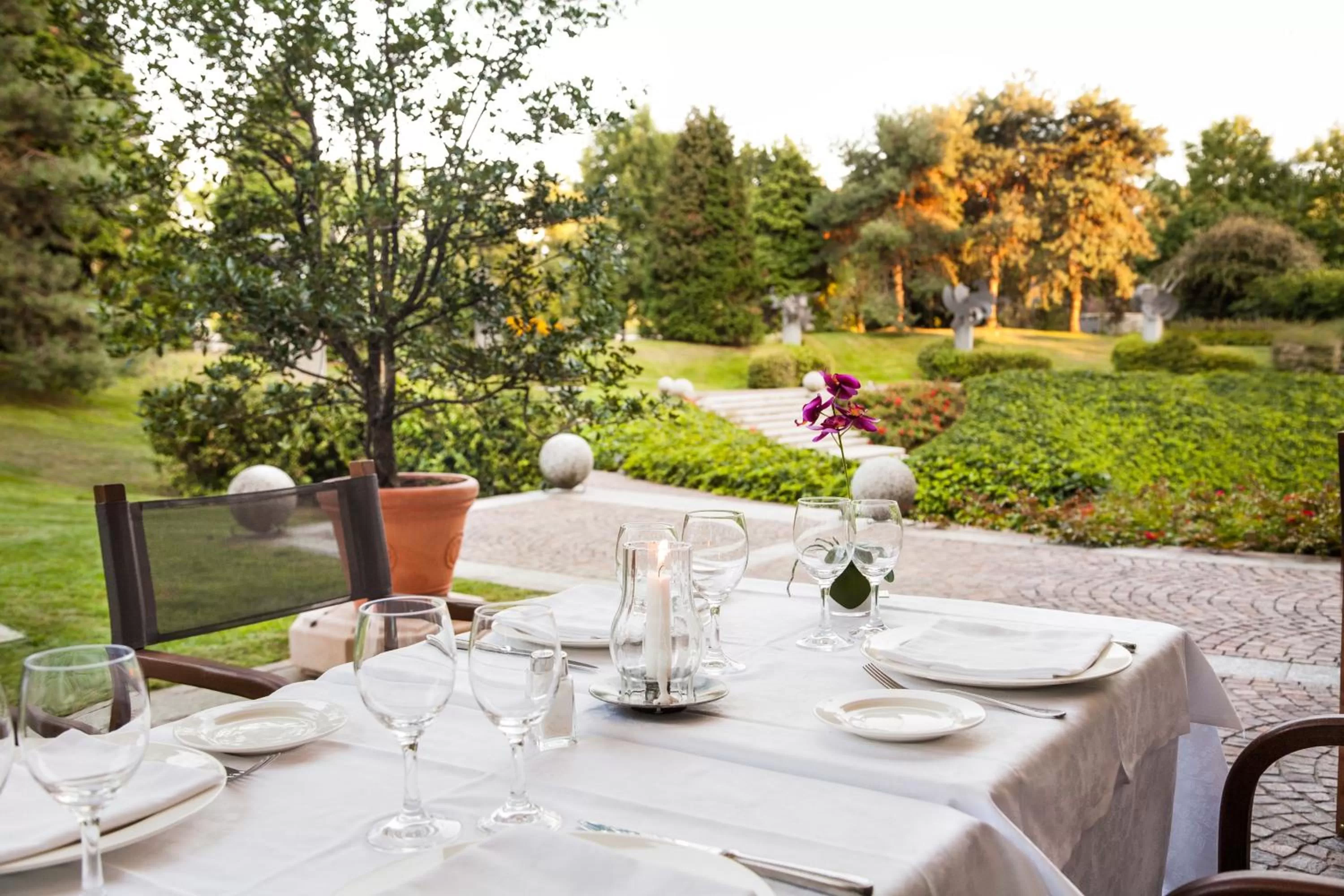 Restaurant/places to eat in Cosmo Hotel Torri