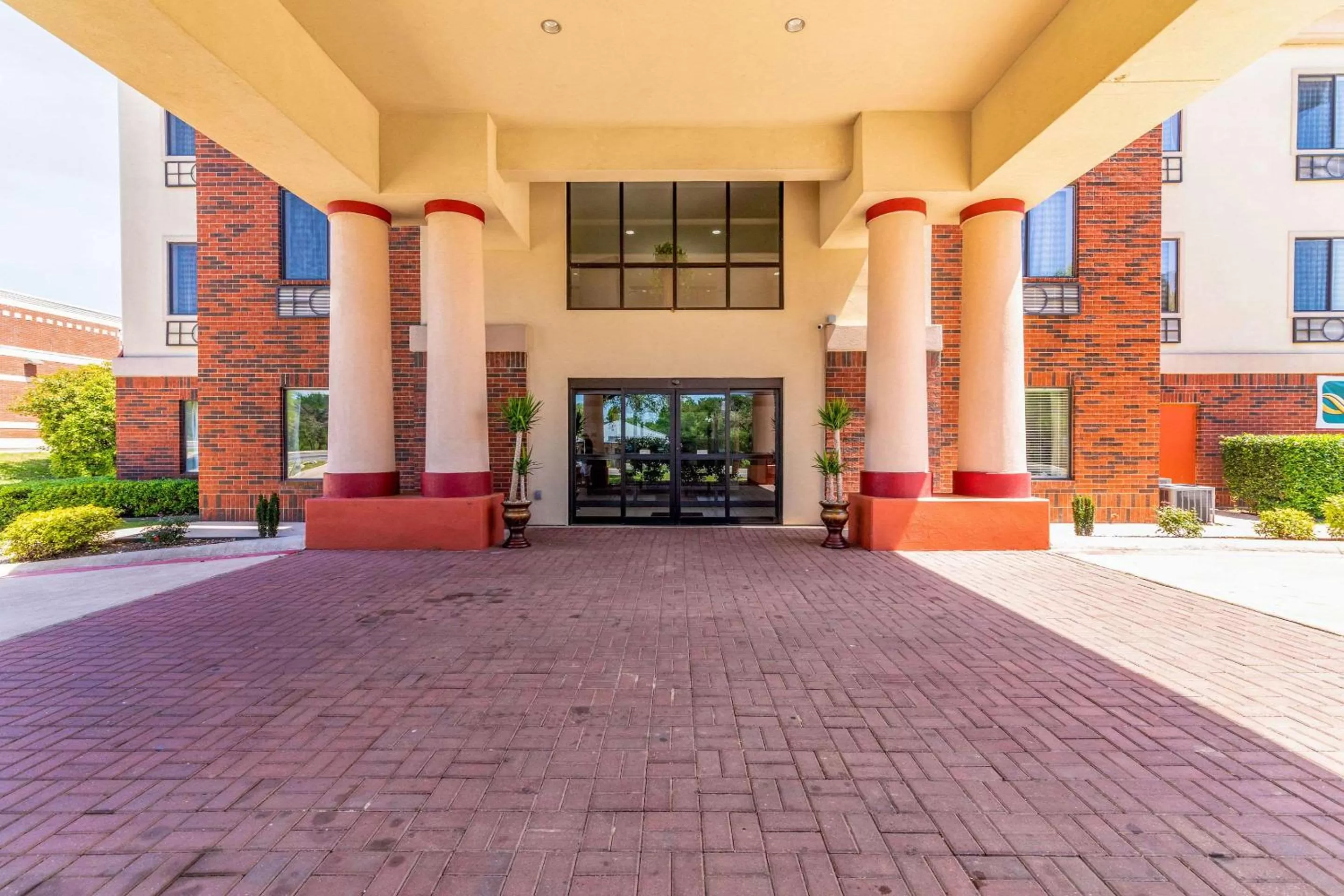 Property building in Quality Inn & Suites Lampasas